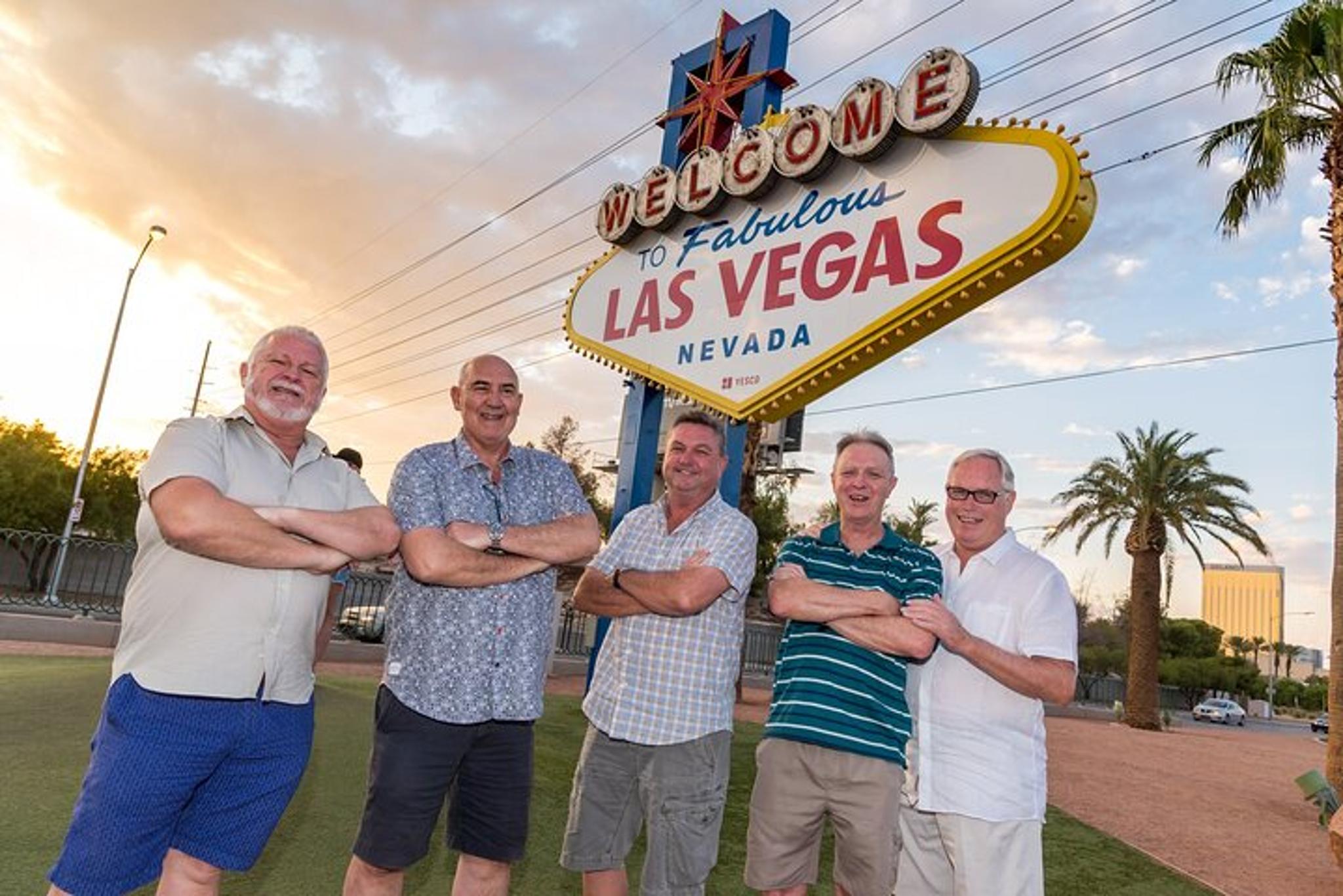 Las Vegas Strip Walking Tour with Photographer - Image 2