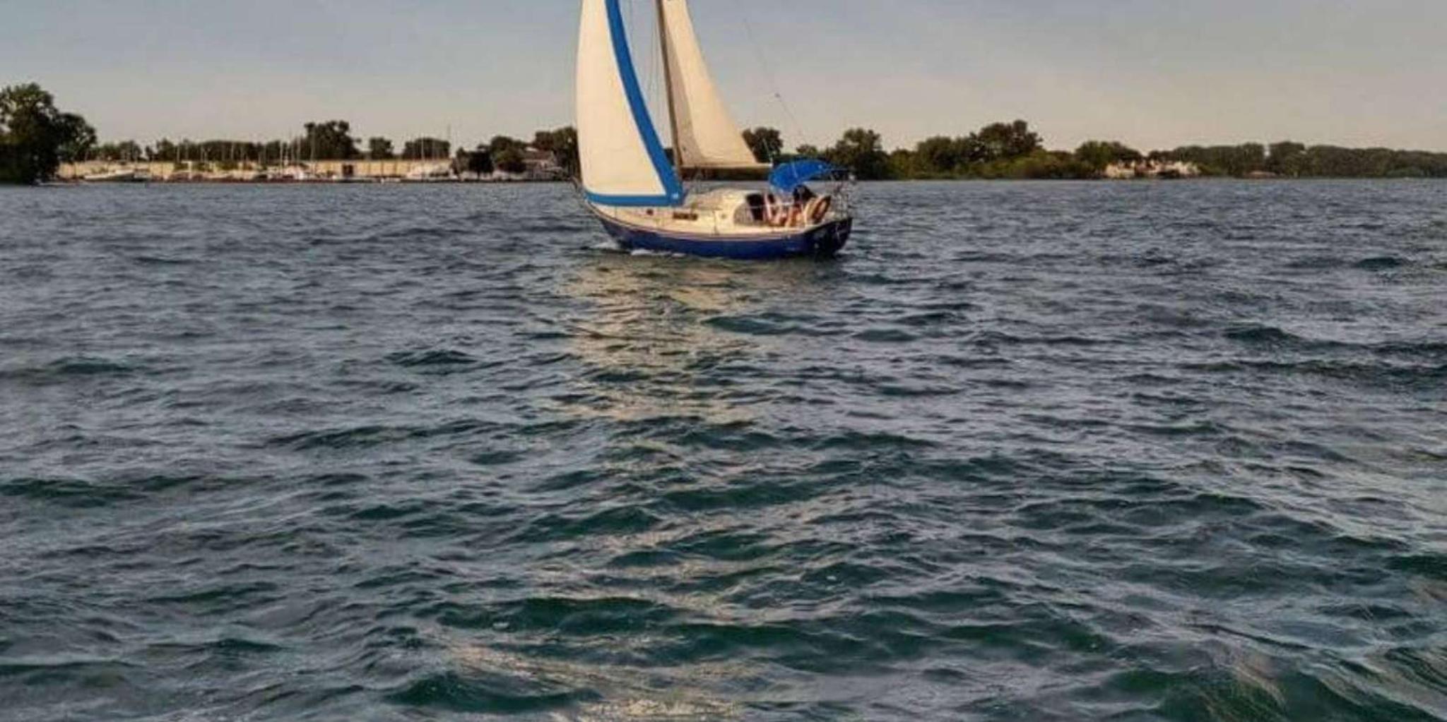 Detroit Sailing Tour on the Detroit River - Image 6