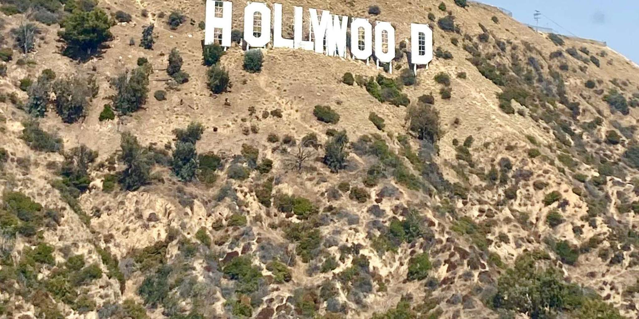 Los Angeles Helicopter Tour Over Hollywood Sign - Image 1