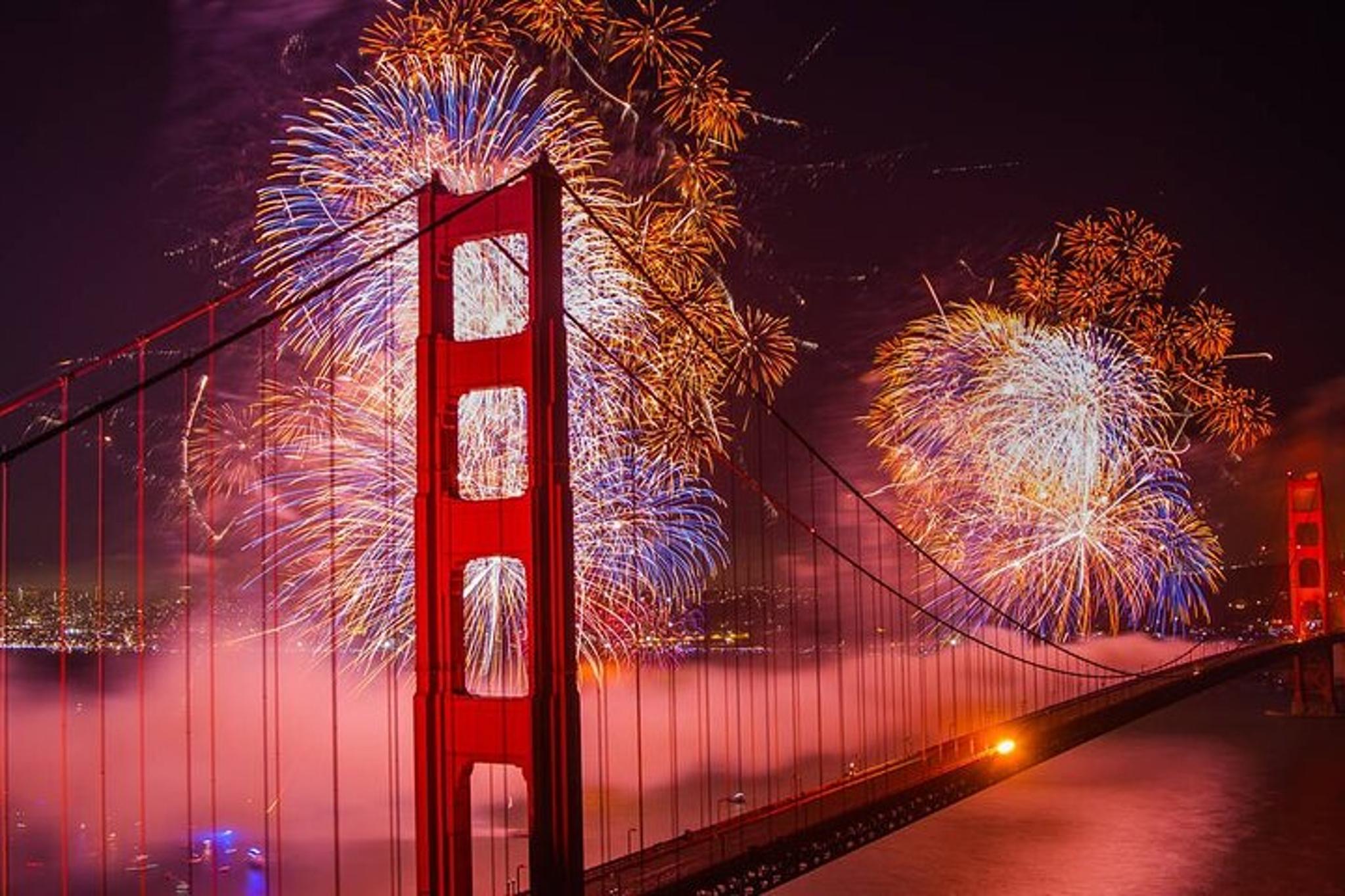 San Francisco Empress Yacht July 4th Fireworks Cruise - Image 6