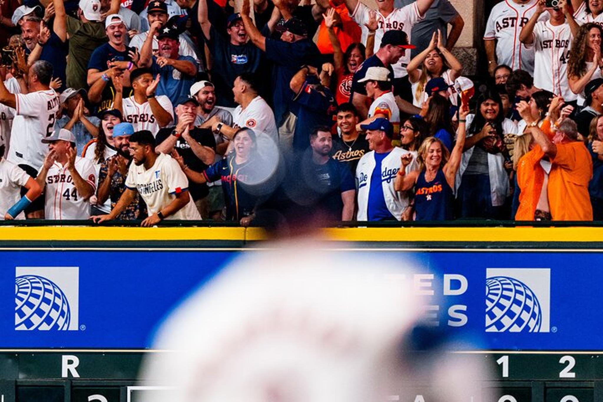 Houston Astros Baseball Game at Daikin Park - Image 4