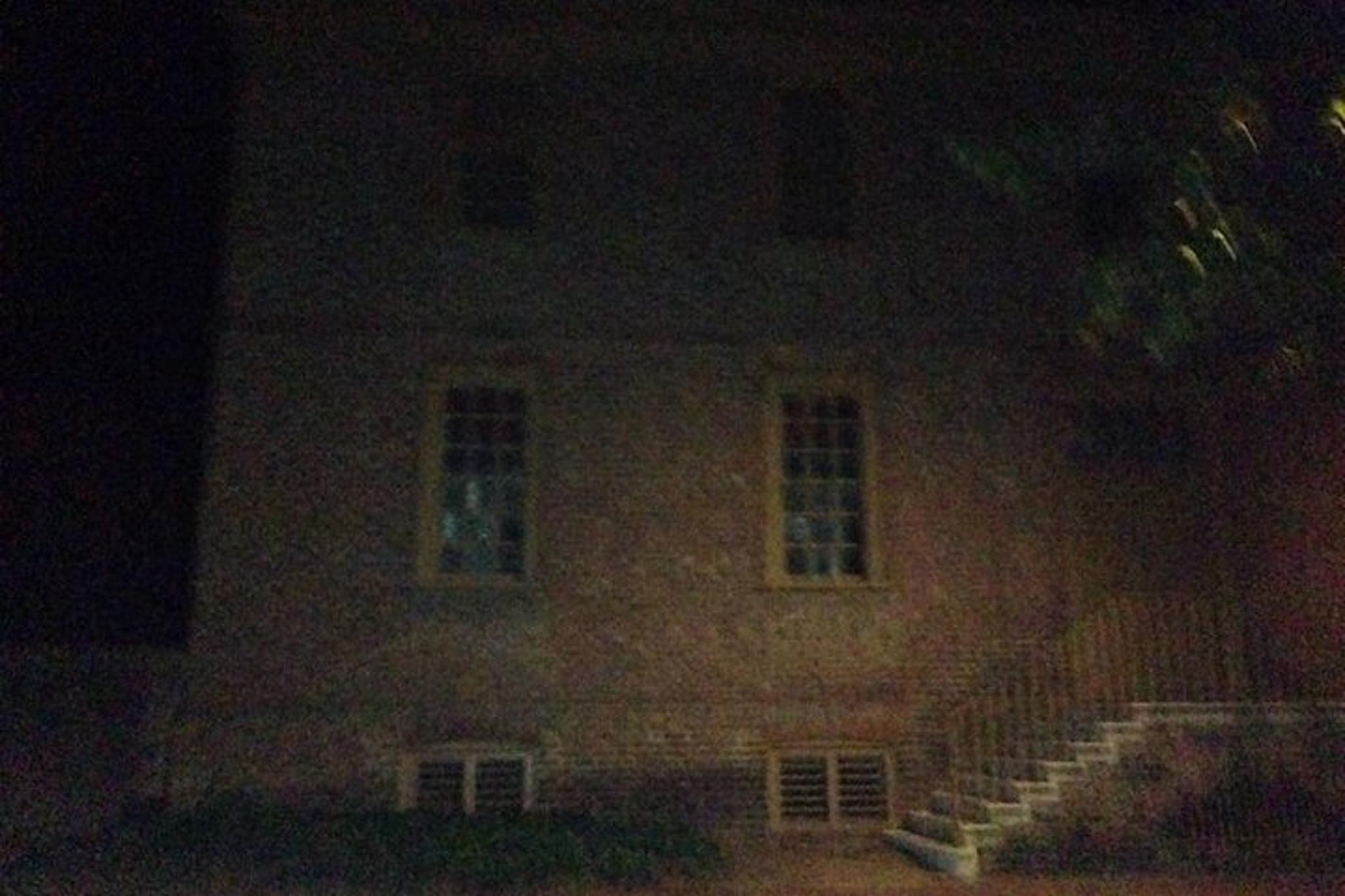 Williamsburg Ghost Tour Haunted Pub Crawl - Image 2