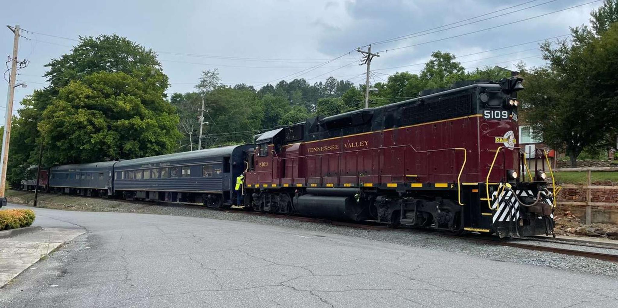 Chattanooga Trolley Tour and Train Ride - Image 3