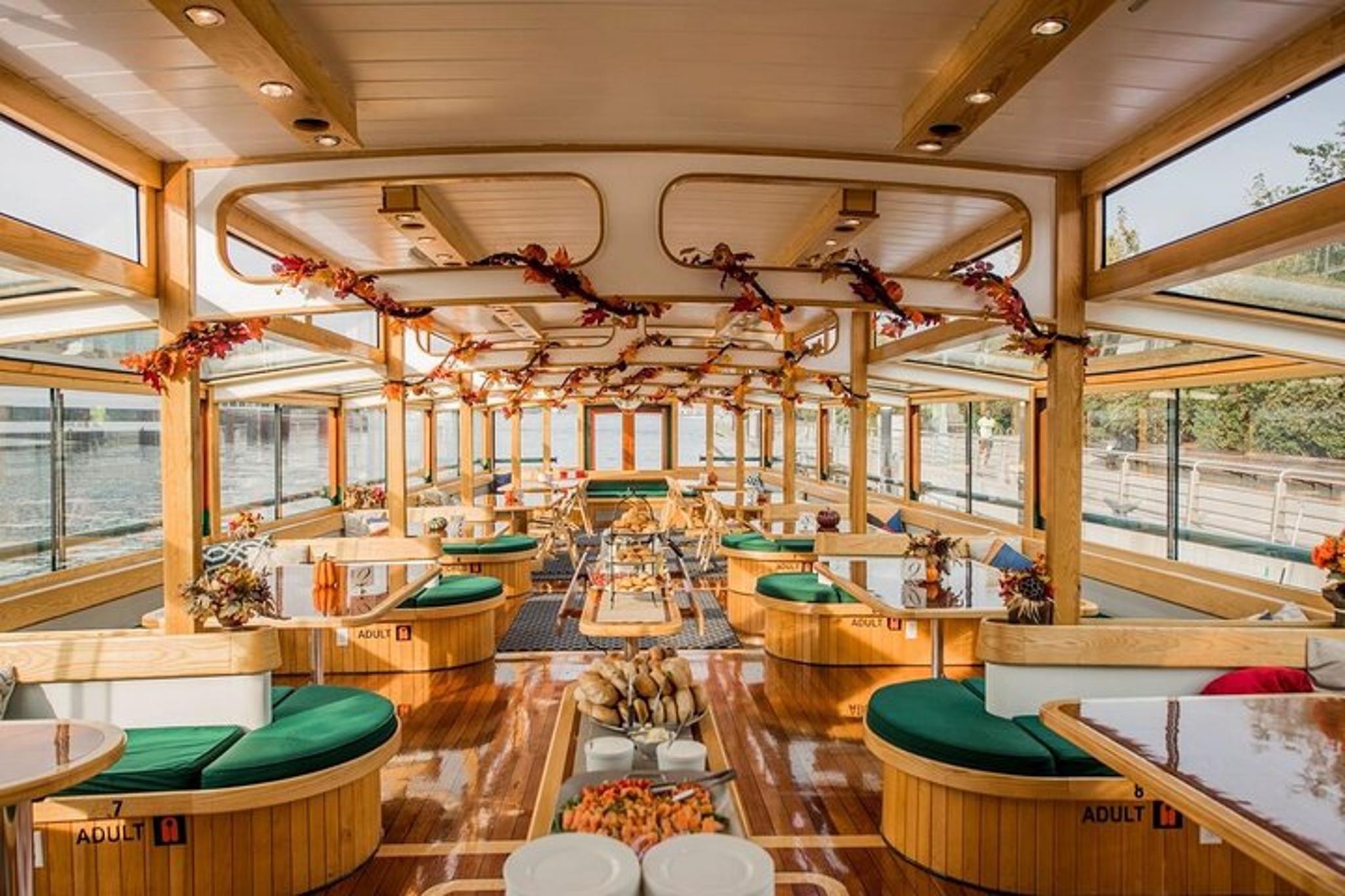 New York Fall Foliage Cruise with Lunch