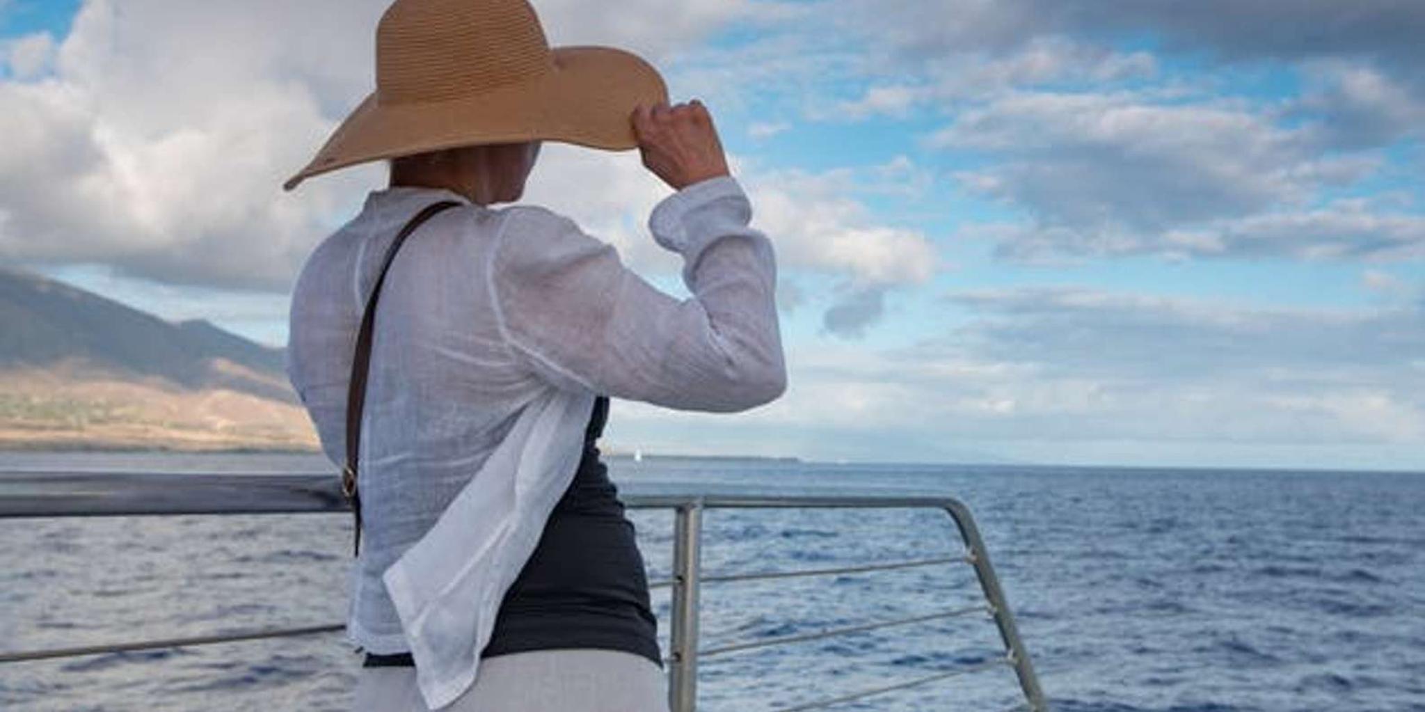 Maui Catamaran Sunset Sail with Appetizers - Image 4