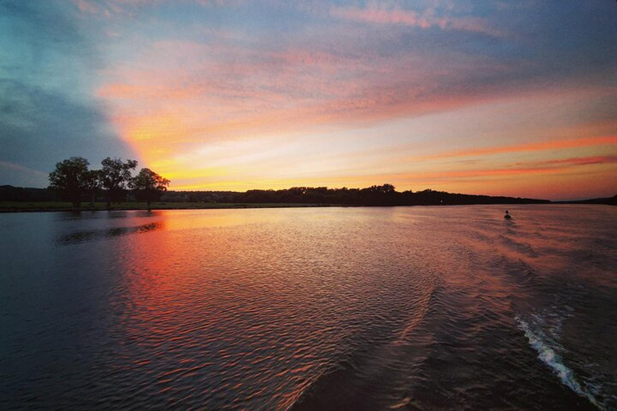 Albany Sunset Live Music Cruise - Image 4