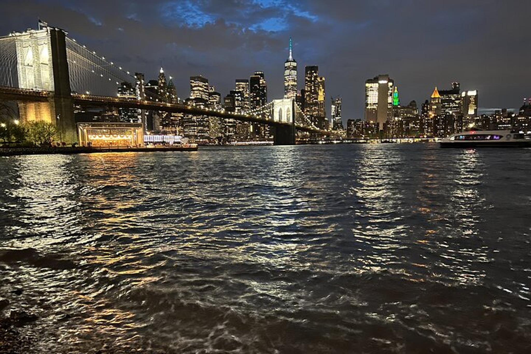 New York City Brooklyn Bridge Walking Tour at Sunset