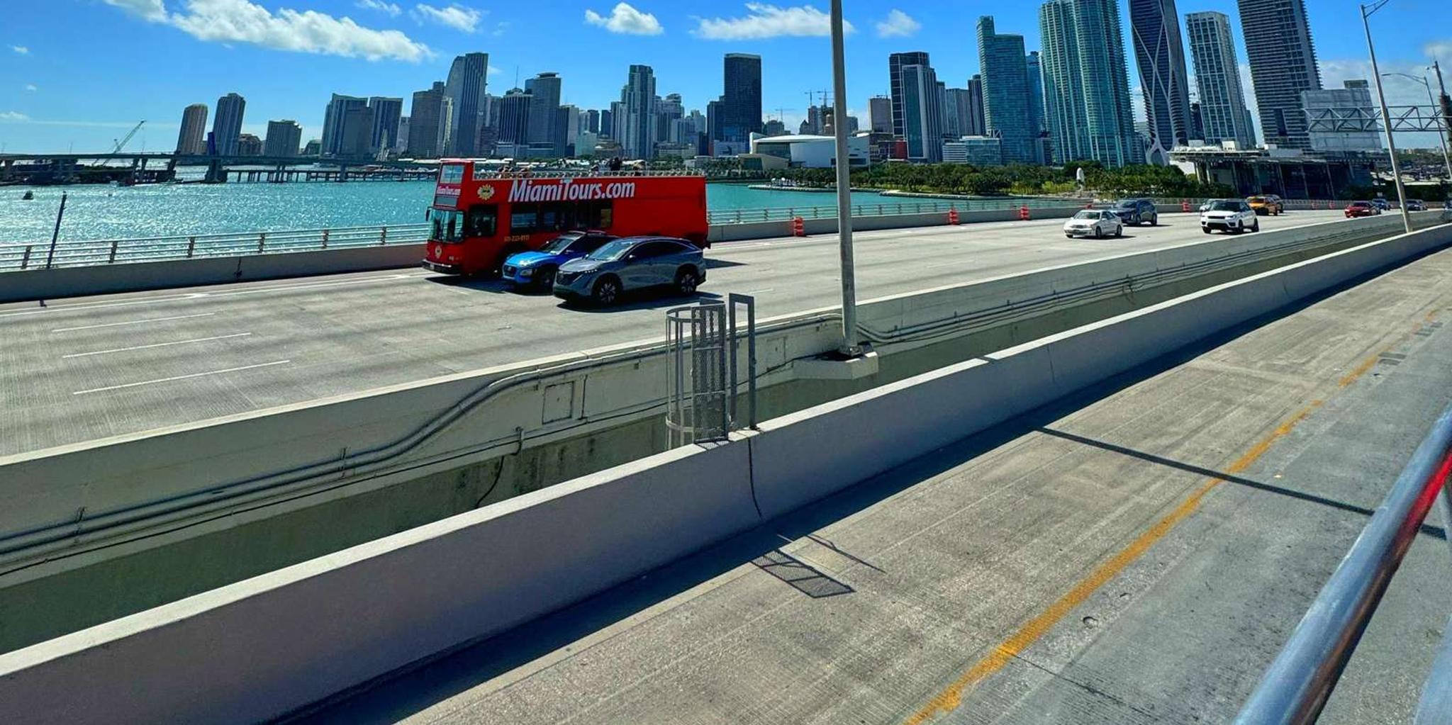 Miami City Tour, Biscayne Bay Cruise & Everglades Airboat - Image 4