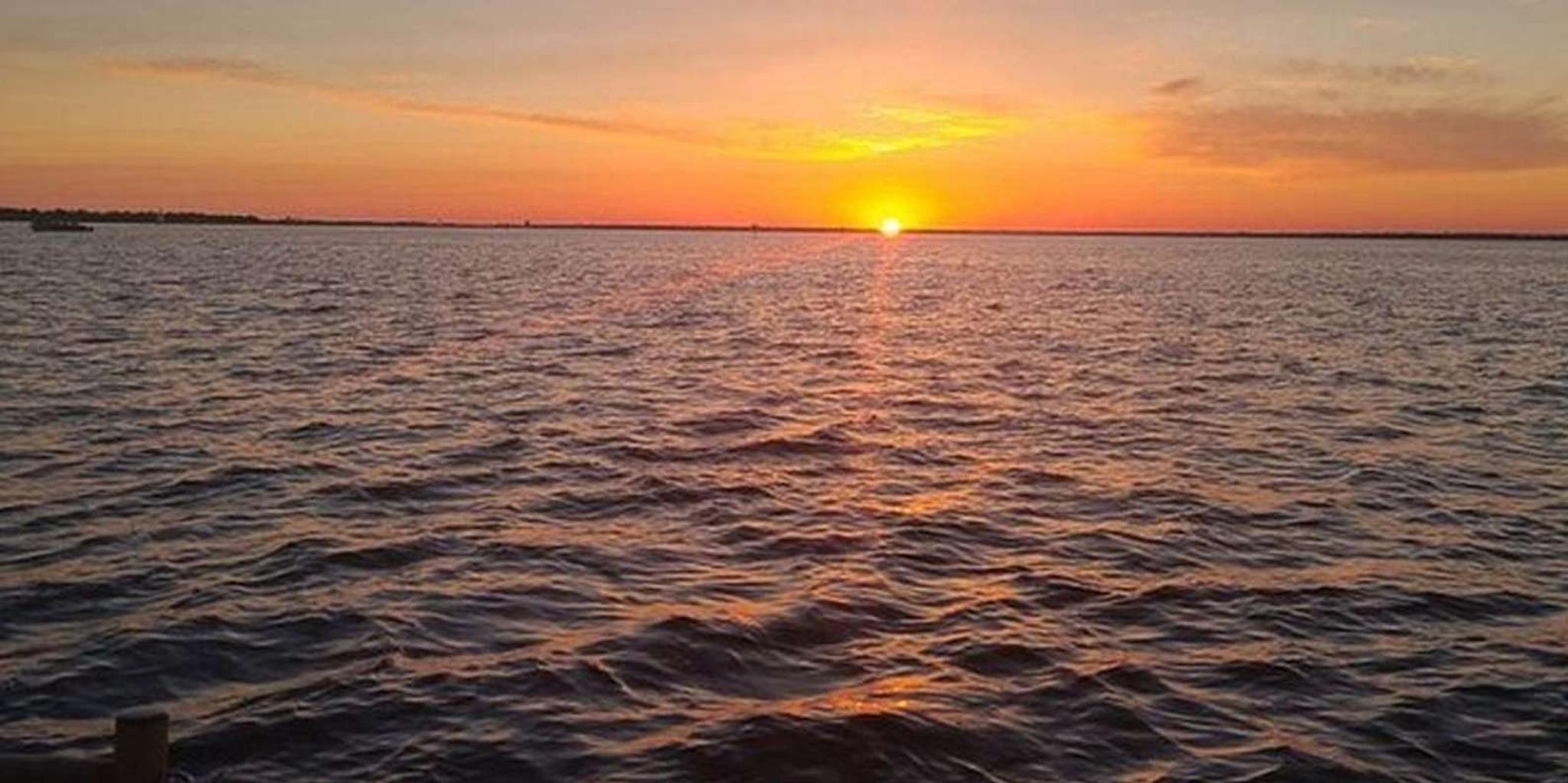 Destin Tiki Boat Tour to Crab Island - Image 6
