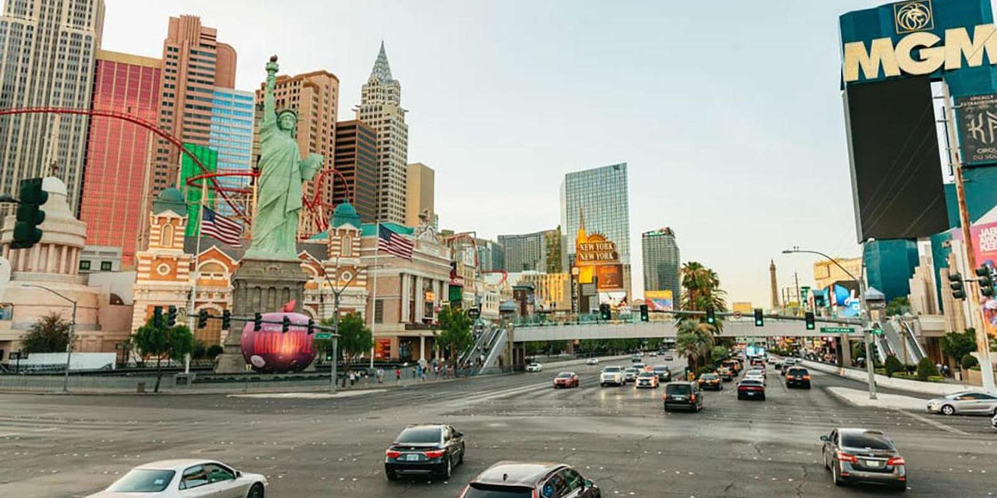 Las Vegas Hop-On Hop-Off Bus Tour - Image 2