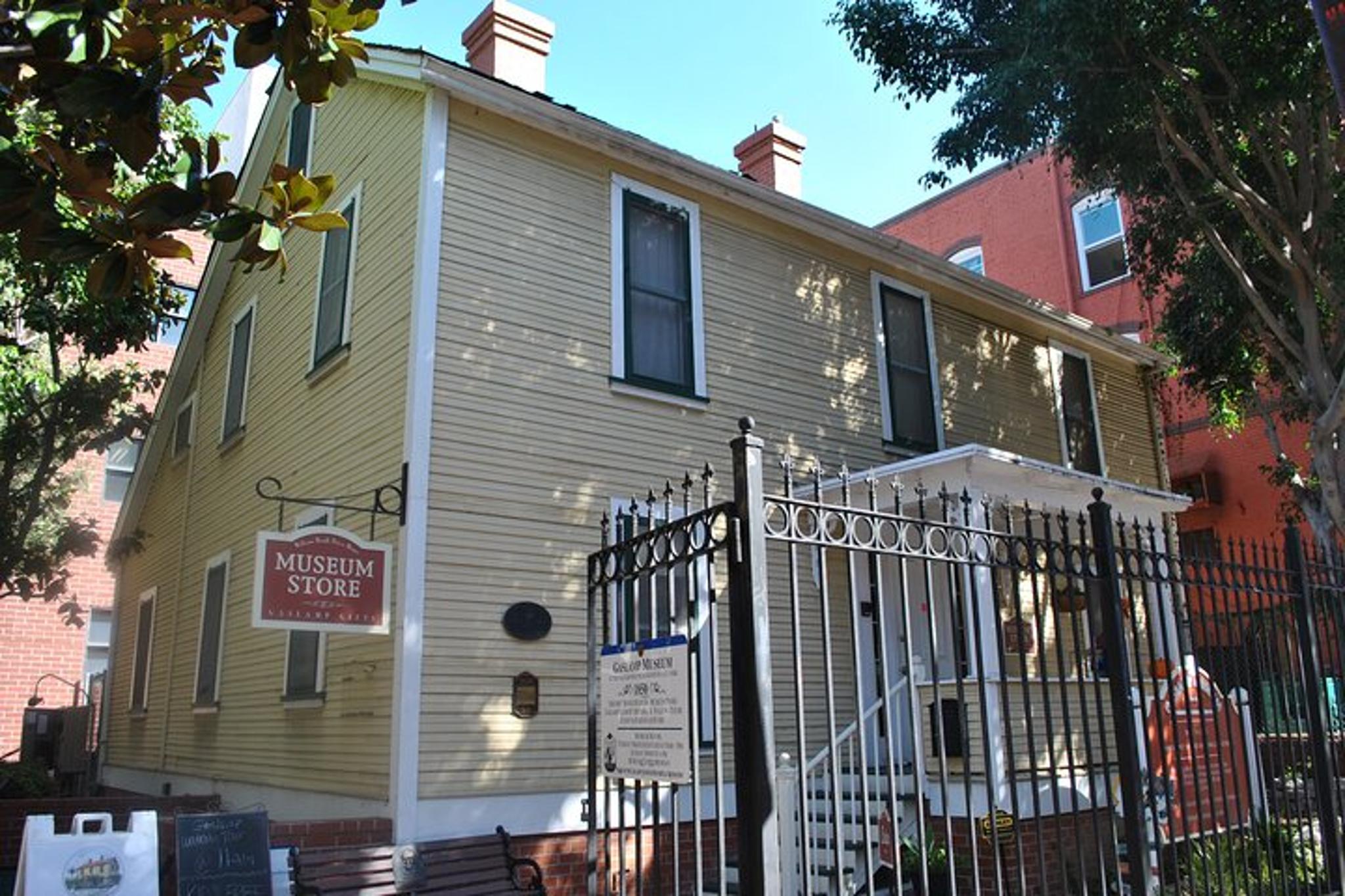 San Diego Walking Tour: Little Italy & Gaslamp Quarter - Image 5