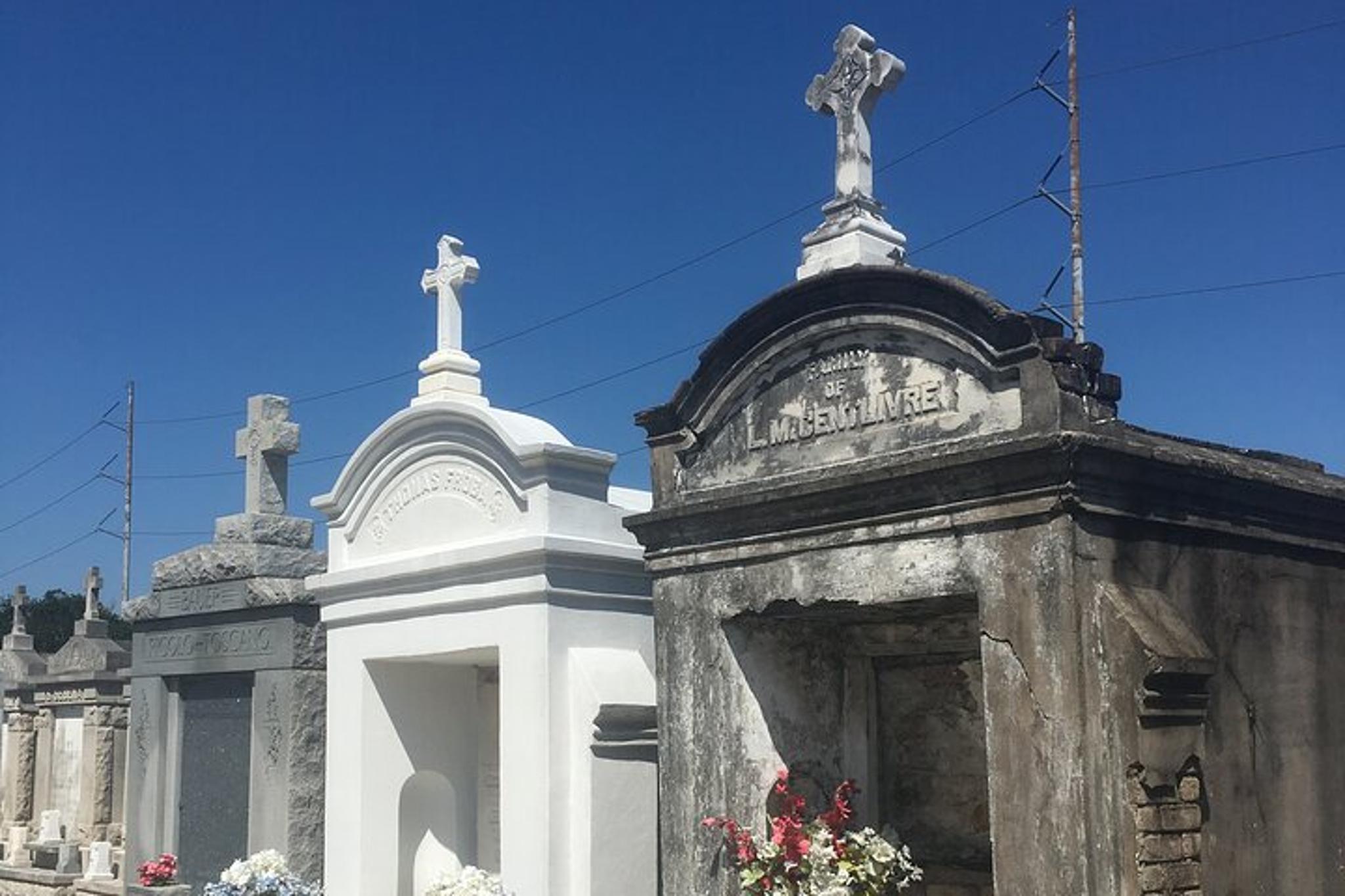 New Orleans St. Roch Cemetery Walking Tour - Image 6