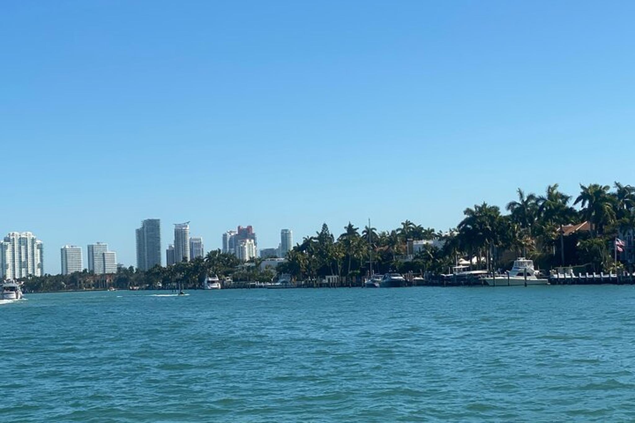 Miami Train and Millionaire Boat Tour - Image 5