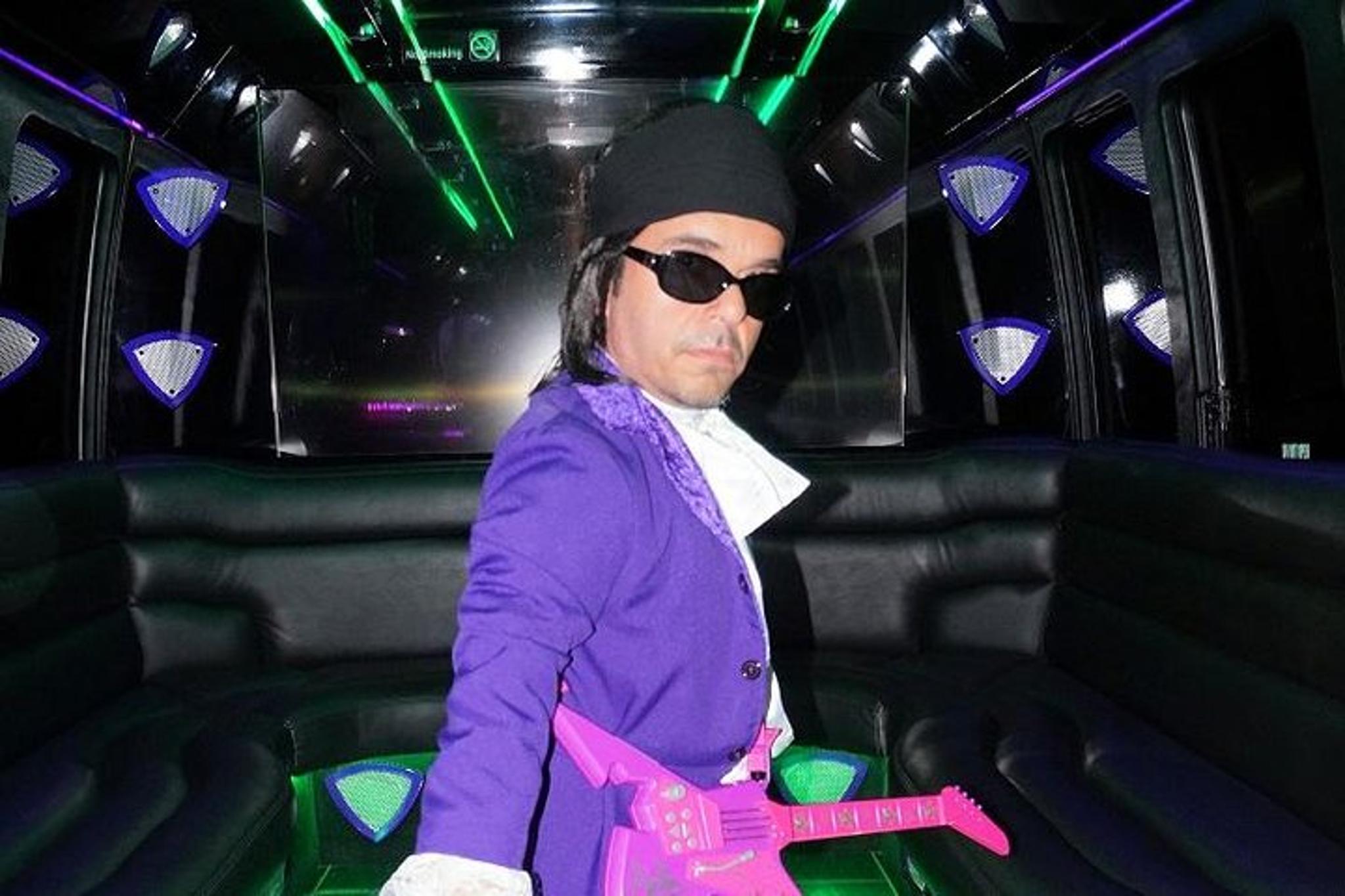 Las Vegas Photo Tour with Celebrity Impersonator - Image 1