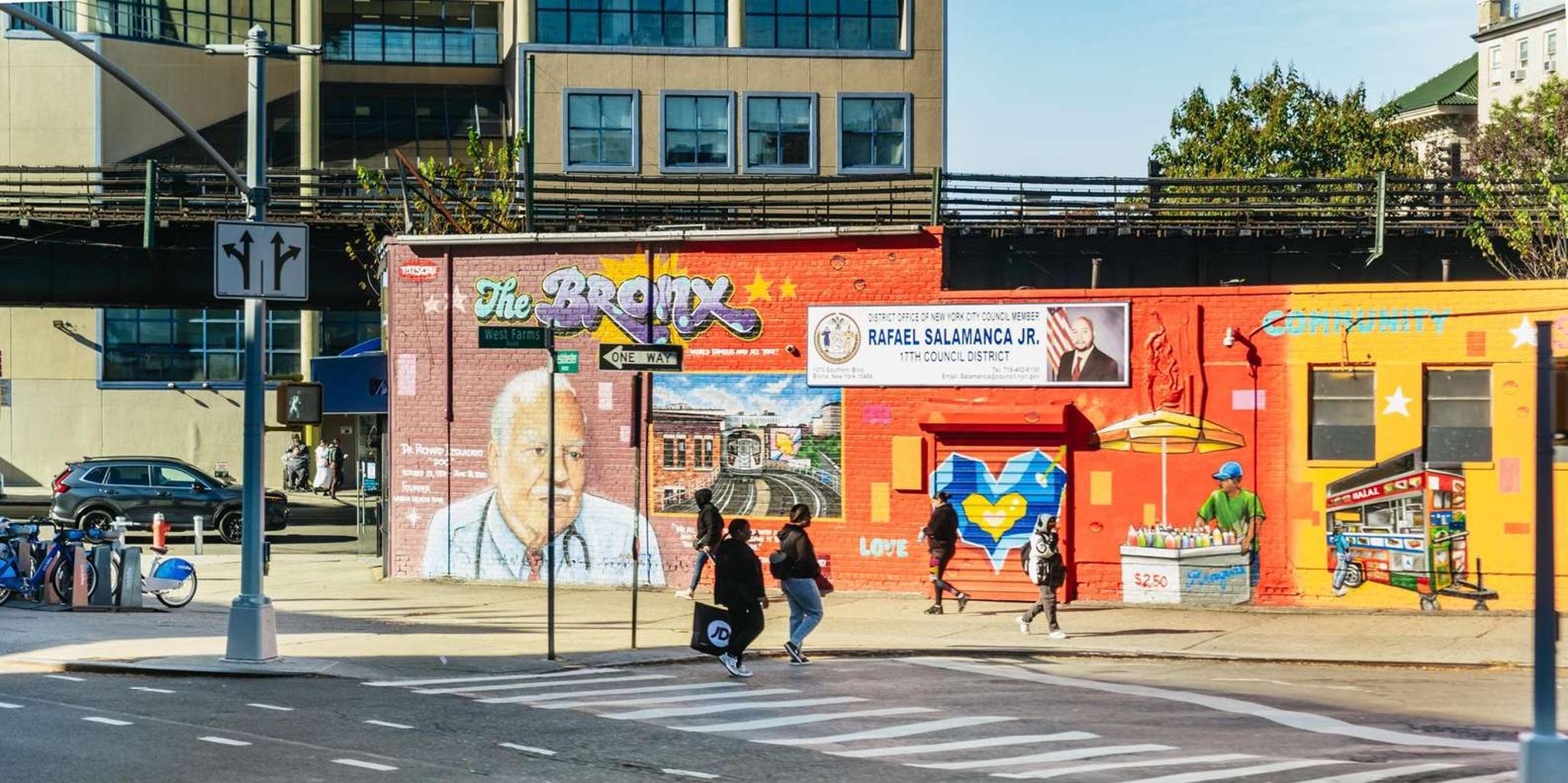 New York City Bus Tour of Brooklyn, Bronx, Queens - Image 3