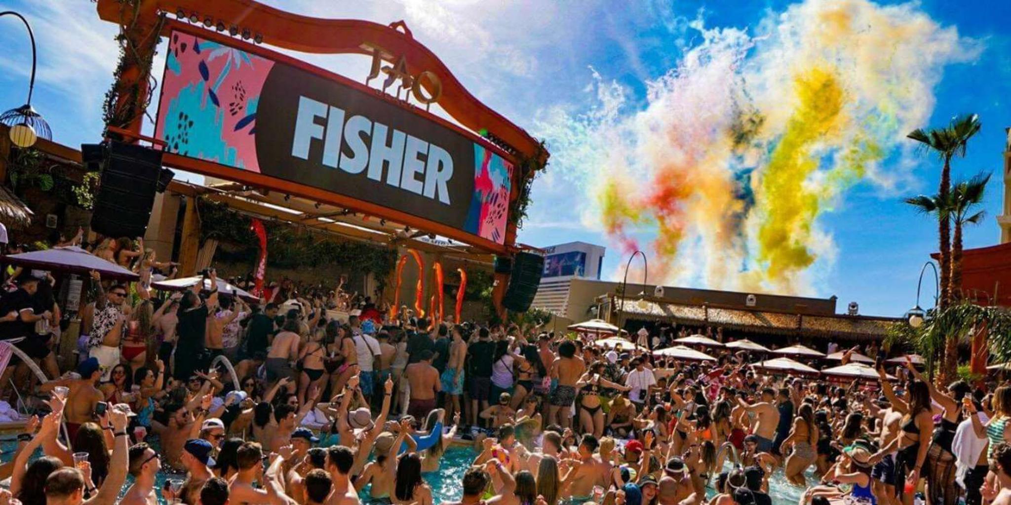 Las Vegas Pool Party Tour with Party Bus - Image 5