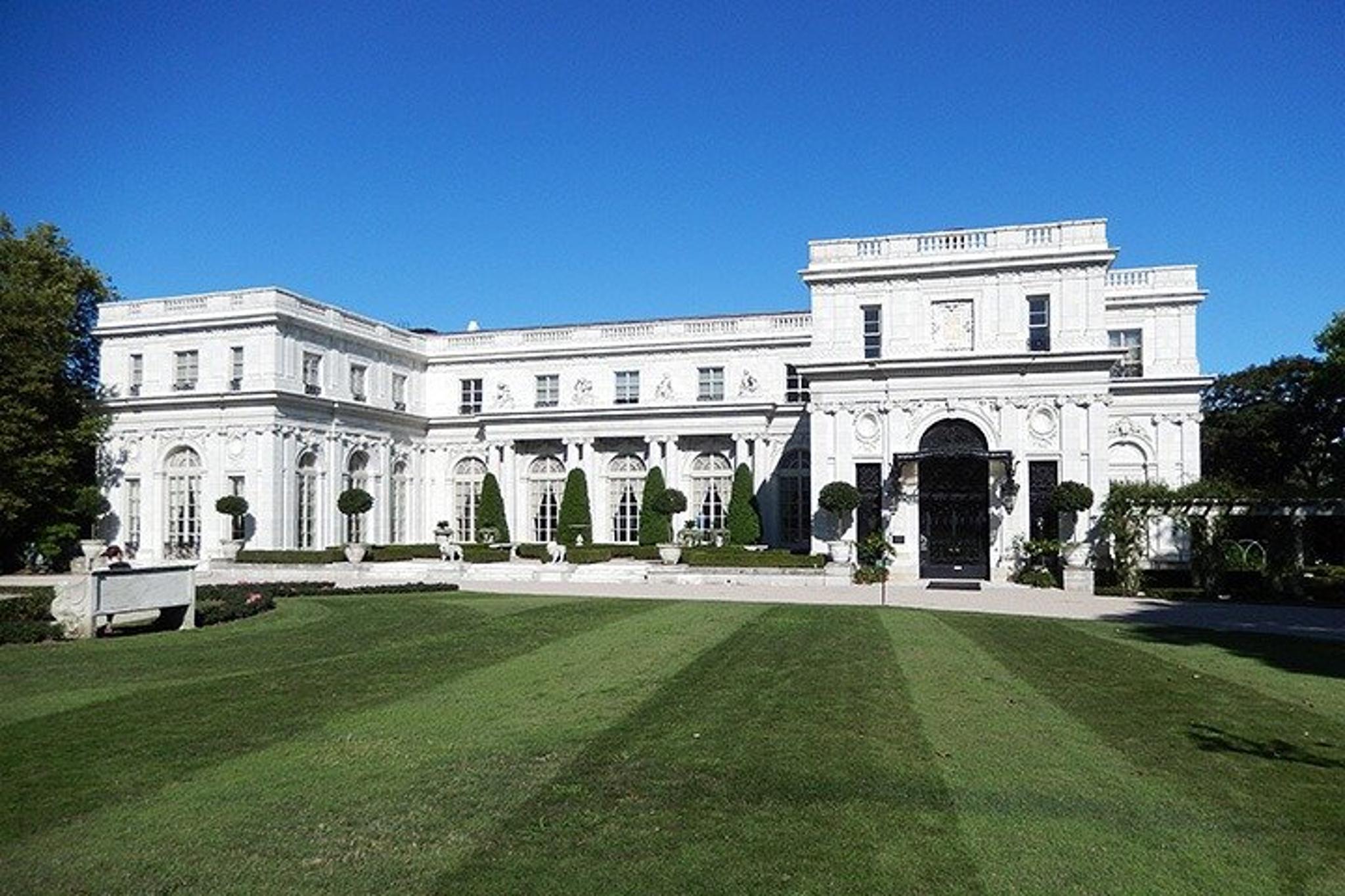 Newport Trolley Tour with Breakers Admission - Image 5