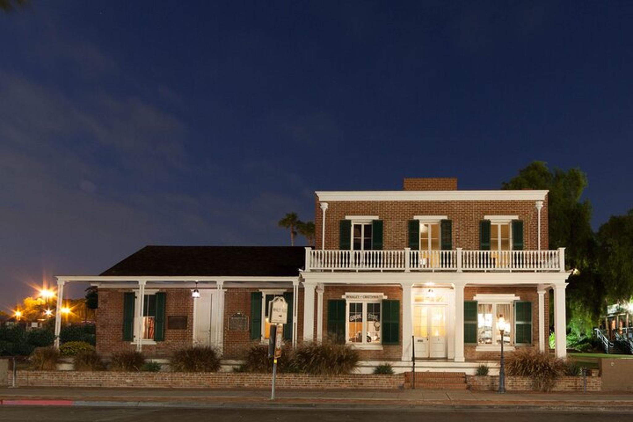 San Diego Whaley House Night Tour - Image 1