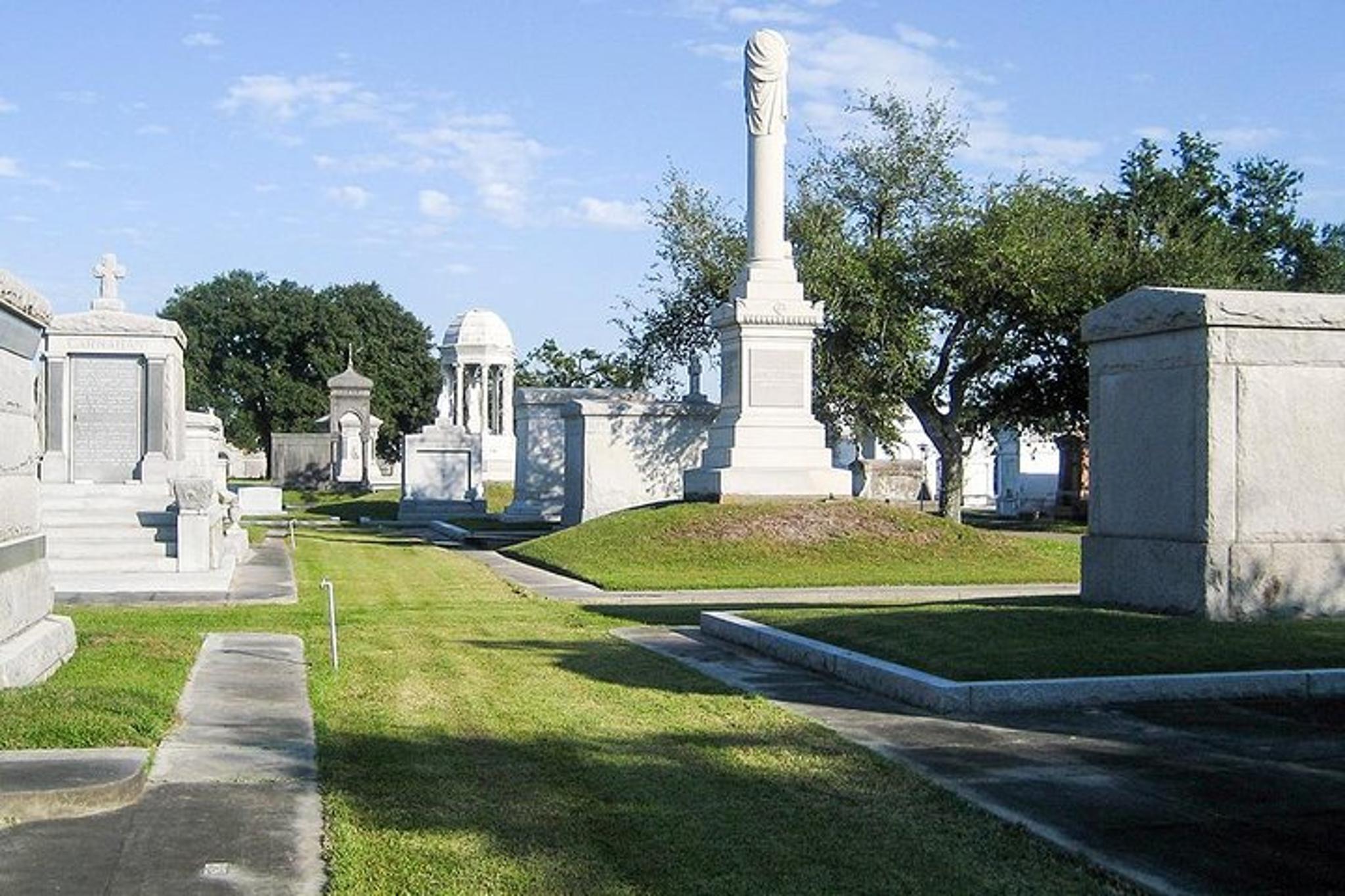 New Orleans City & Cemetery Tour - Image 1