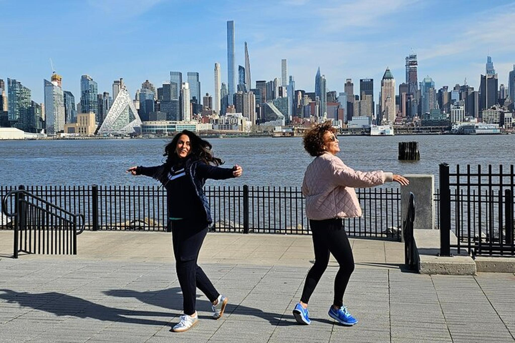New York Skyline Tour with a Local Guide - Image 3