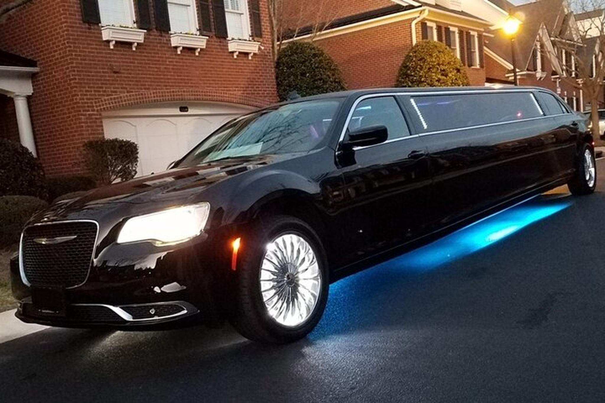 Las Vegas Private Transfer by SUV or Limo - Image 2