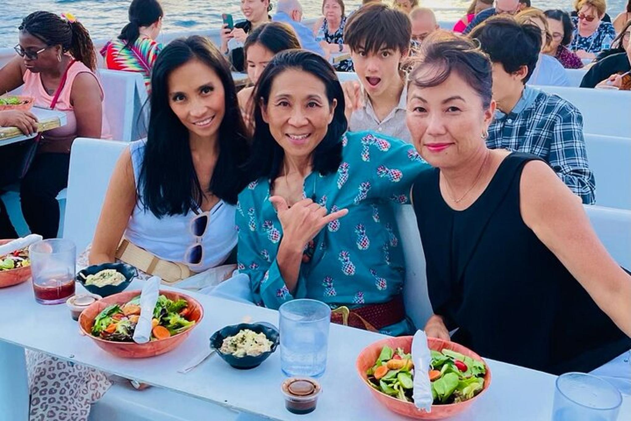 Honolulu Sunset Dinner Cruise - Image 2