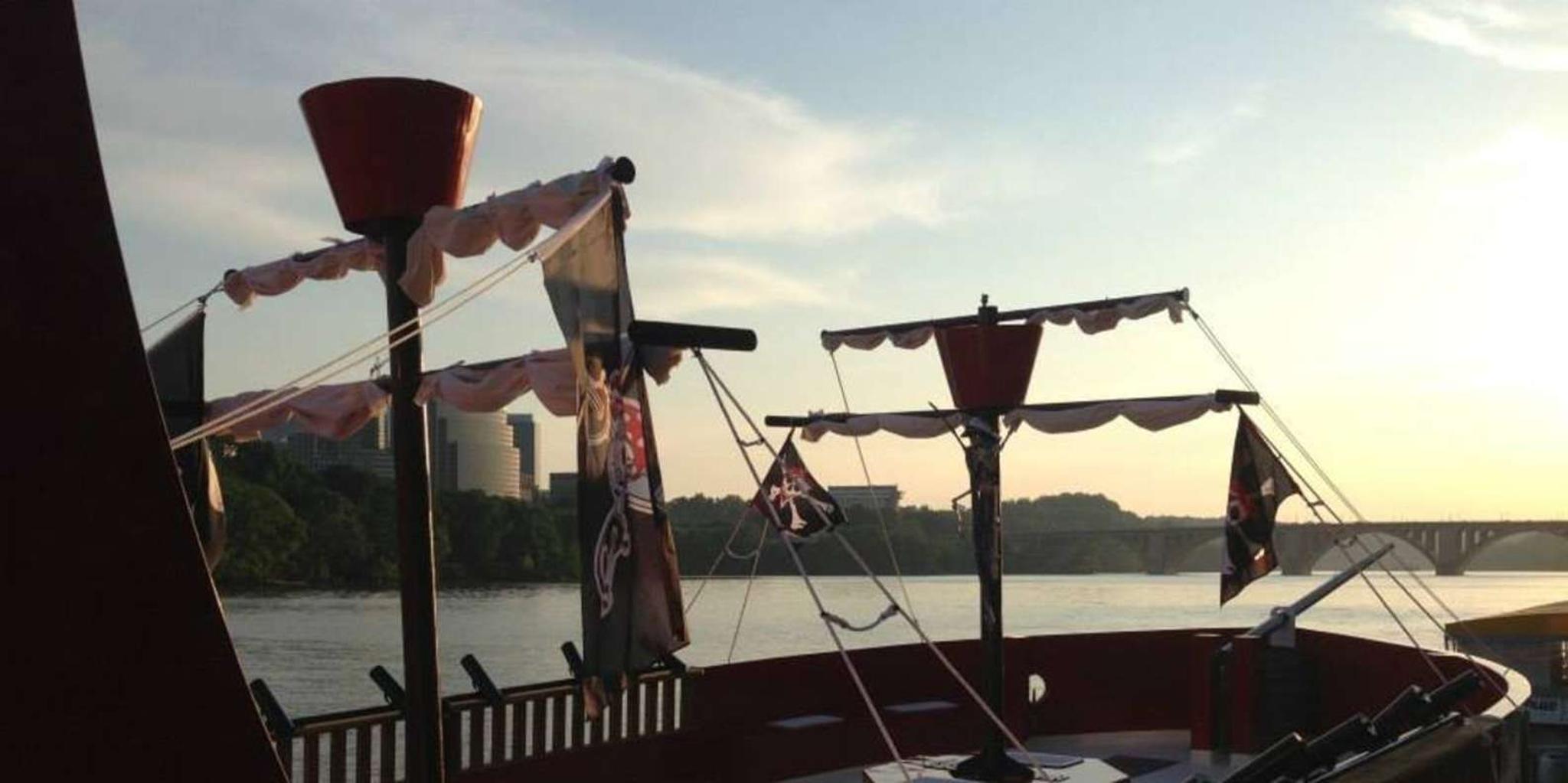 Washington DC Pirate Ship Cruise with Open Bar 2 hr - Image 5
