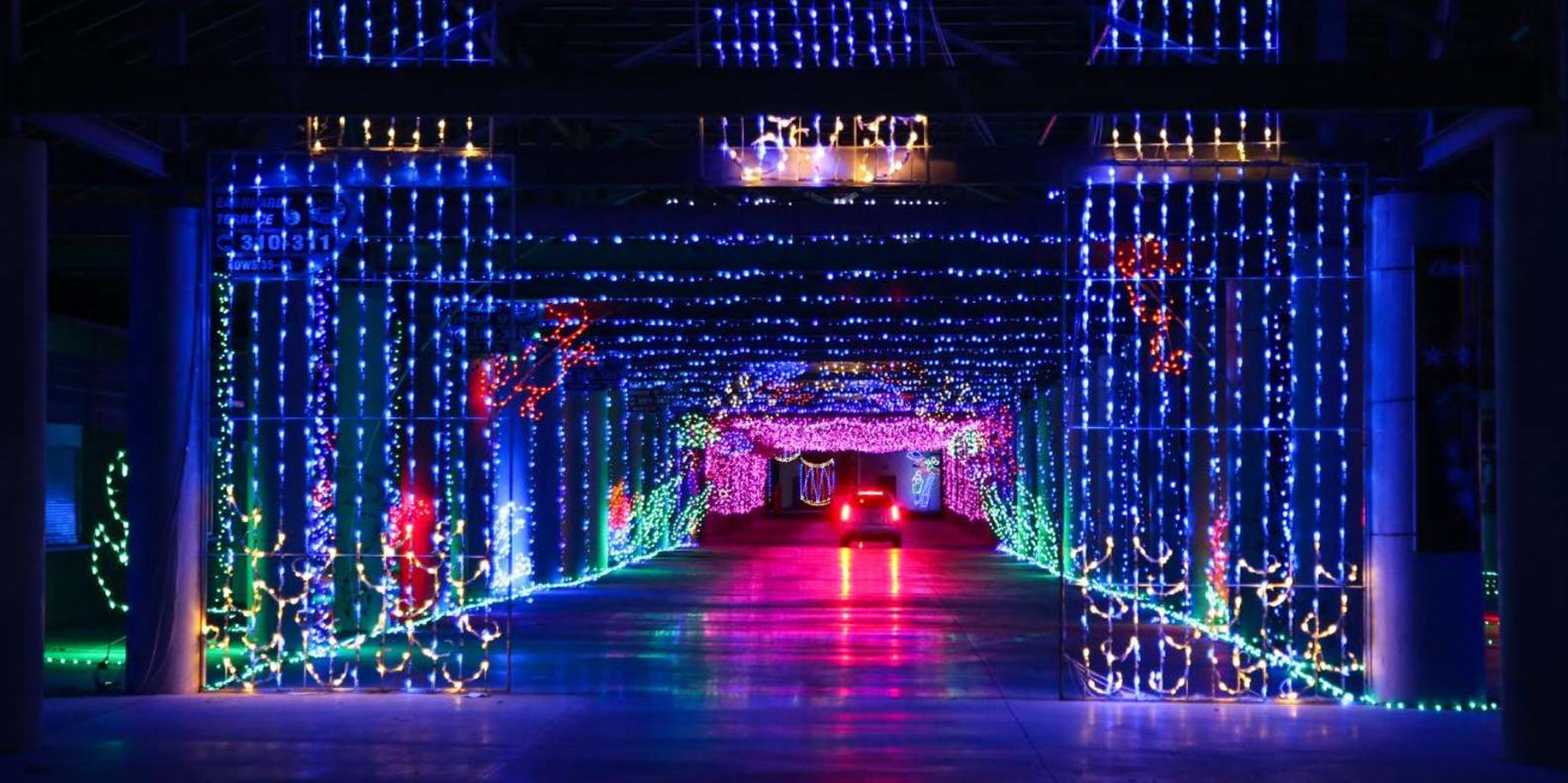 Las Vegas Motor Speedway Holiday Light Show - Image 6