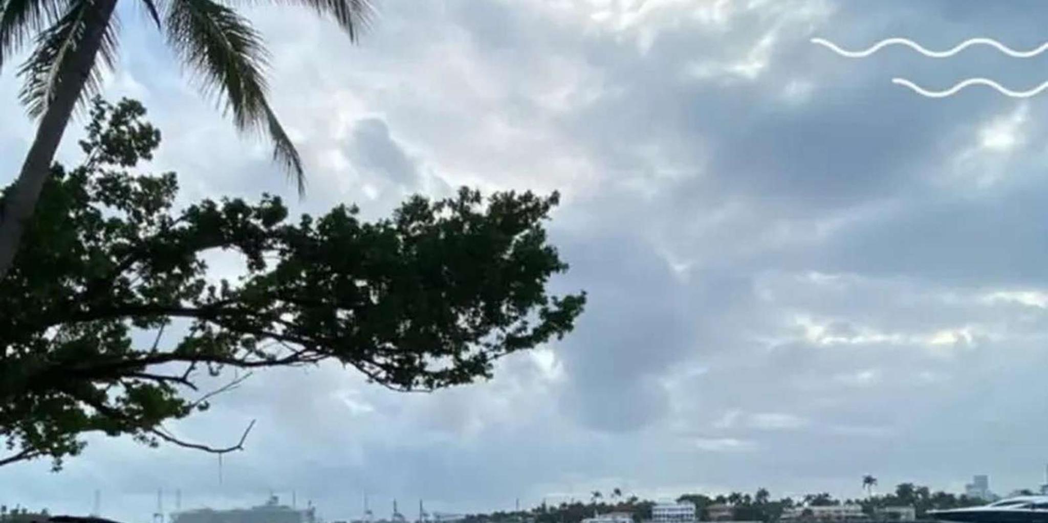 Miami Beach Clear Kayak Tour and LED Glow Experience - Image 4