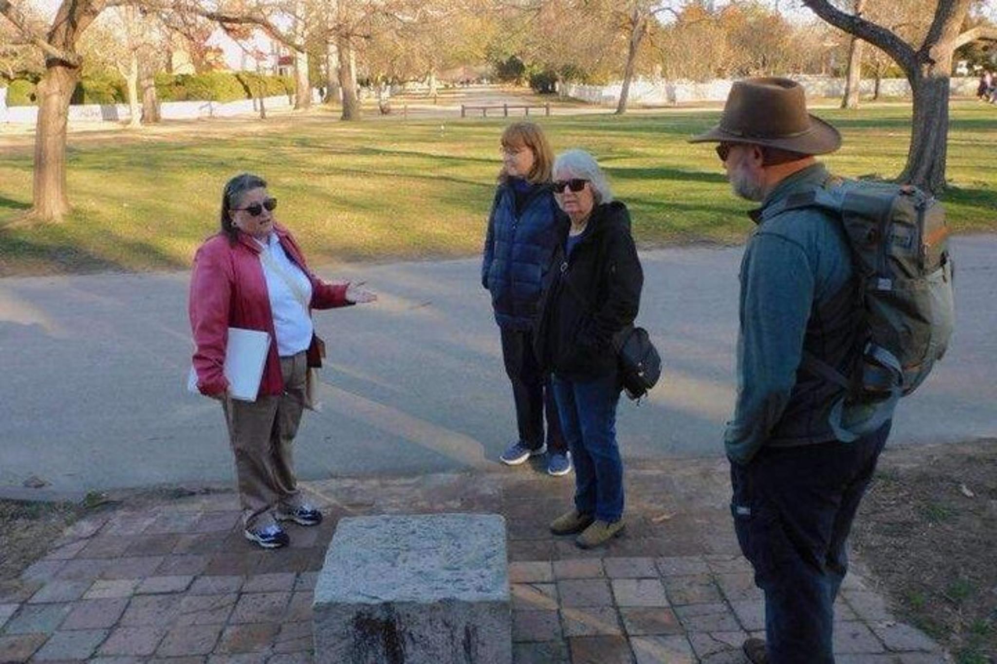 Williamsburg Walking Tour of Colonial Restoration - Image 3