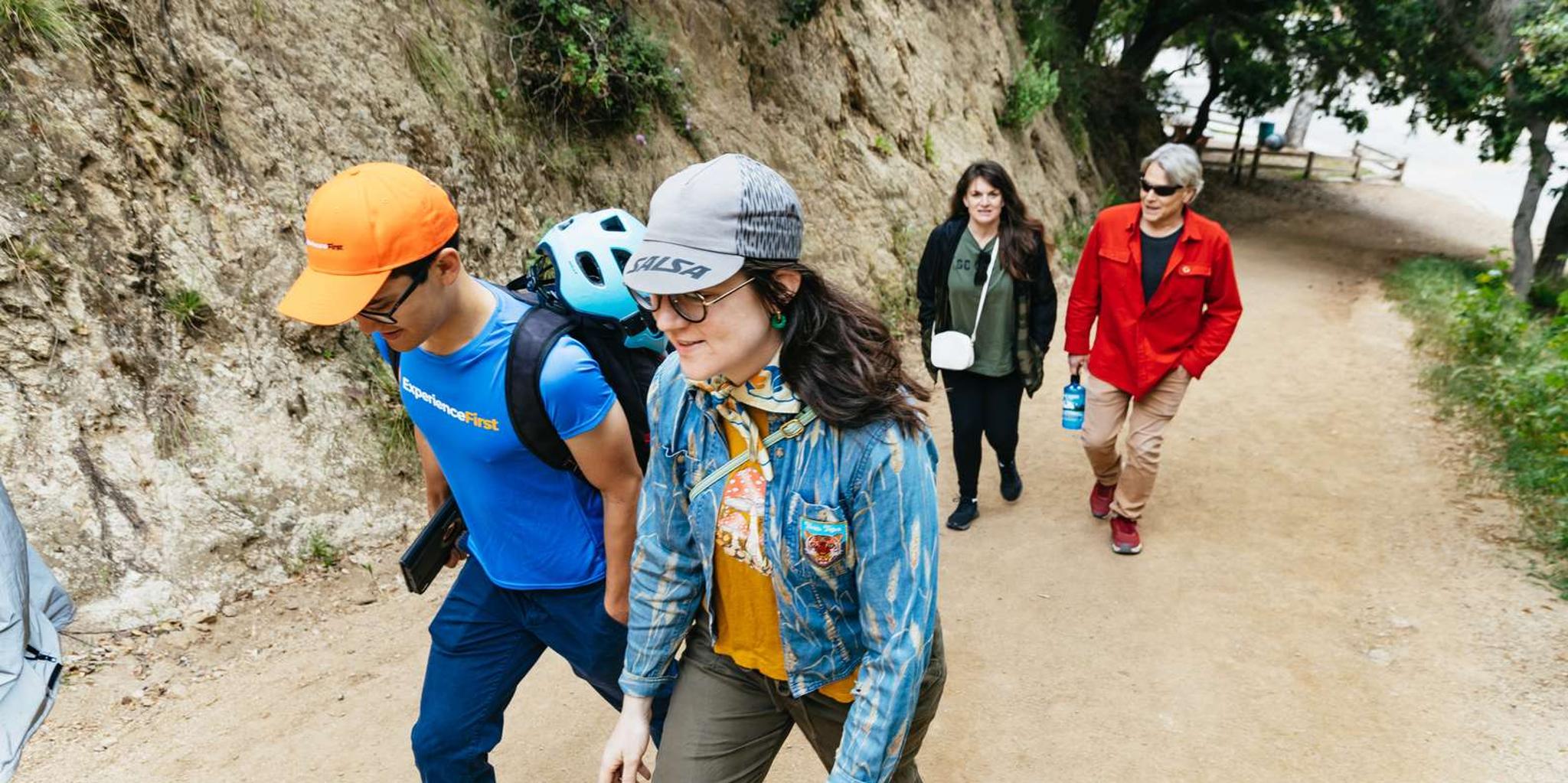 Los Angeles Hollywood Sign Hiking Tour to Griffith Observatory