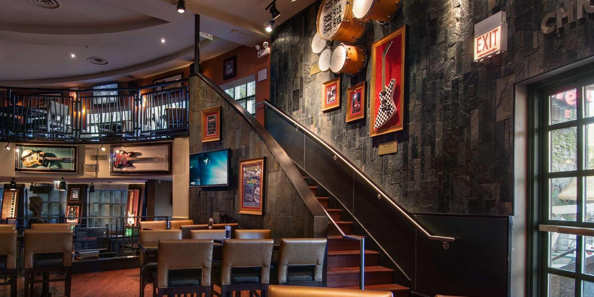 Chicago Hard Rock Cafe Dining Experience - Image 6