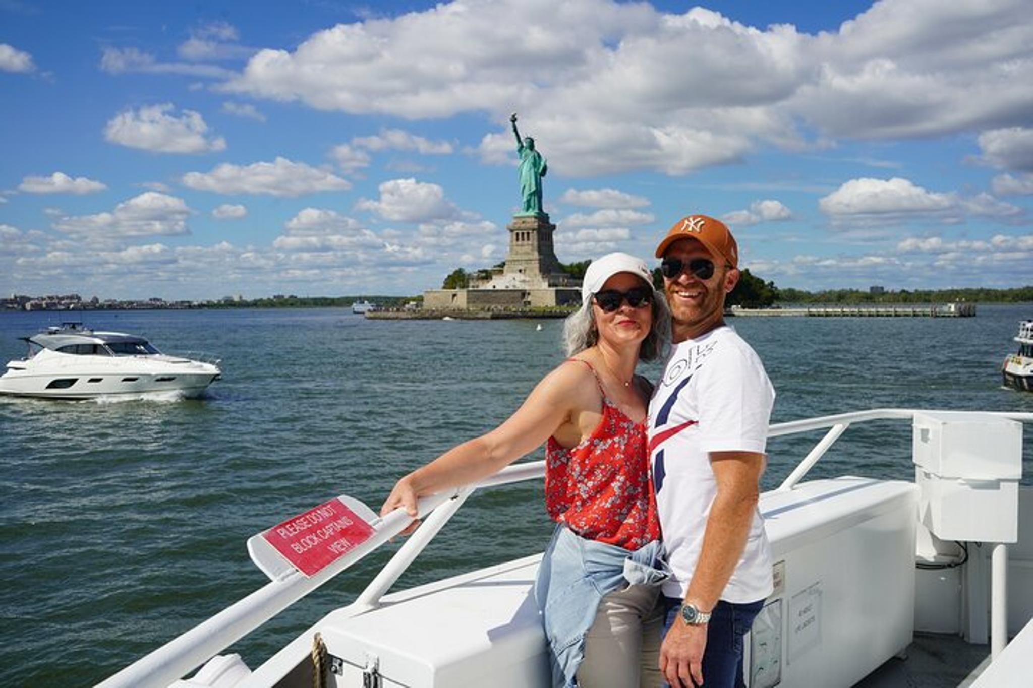 New York City Fireworks Cruise with Open Bar 4.5 hr - Image 5