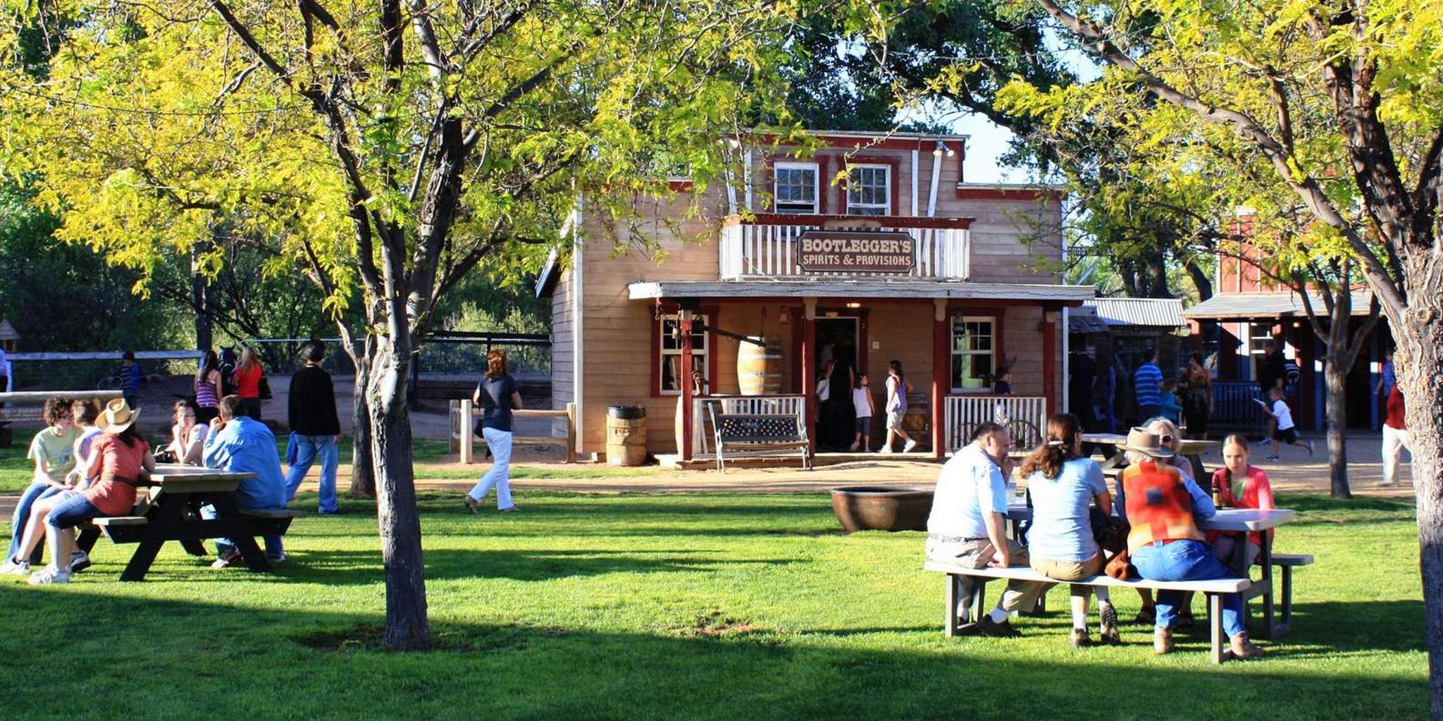 Cottonwood Western Dinner Show at Blazin' M Ranch - Image 5