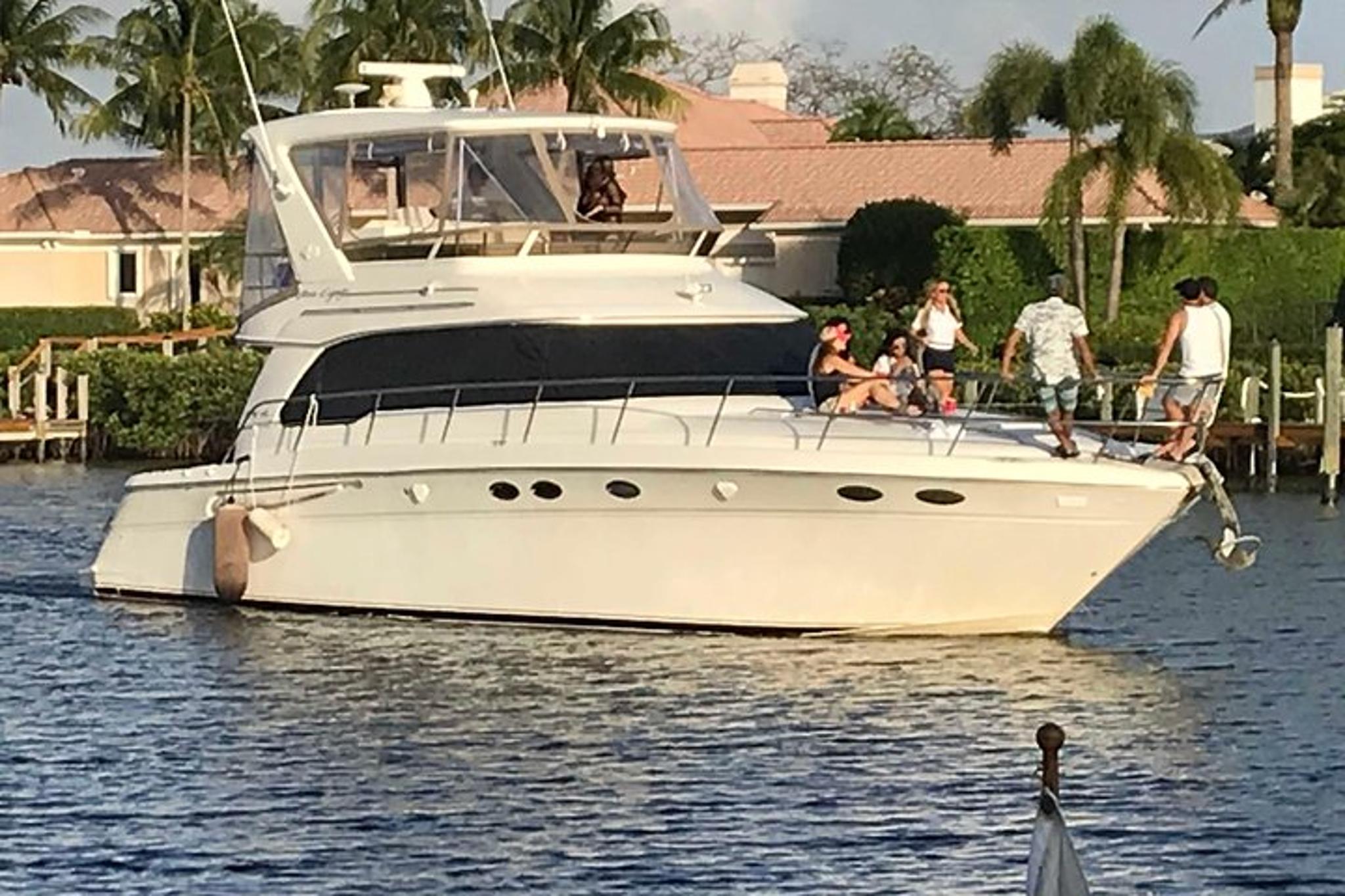 Jupiter Private Yacht Cruise - Image 1