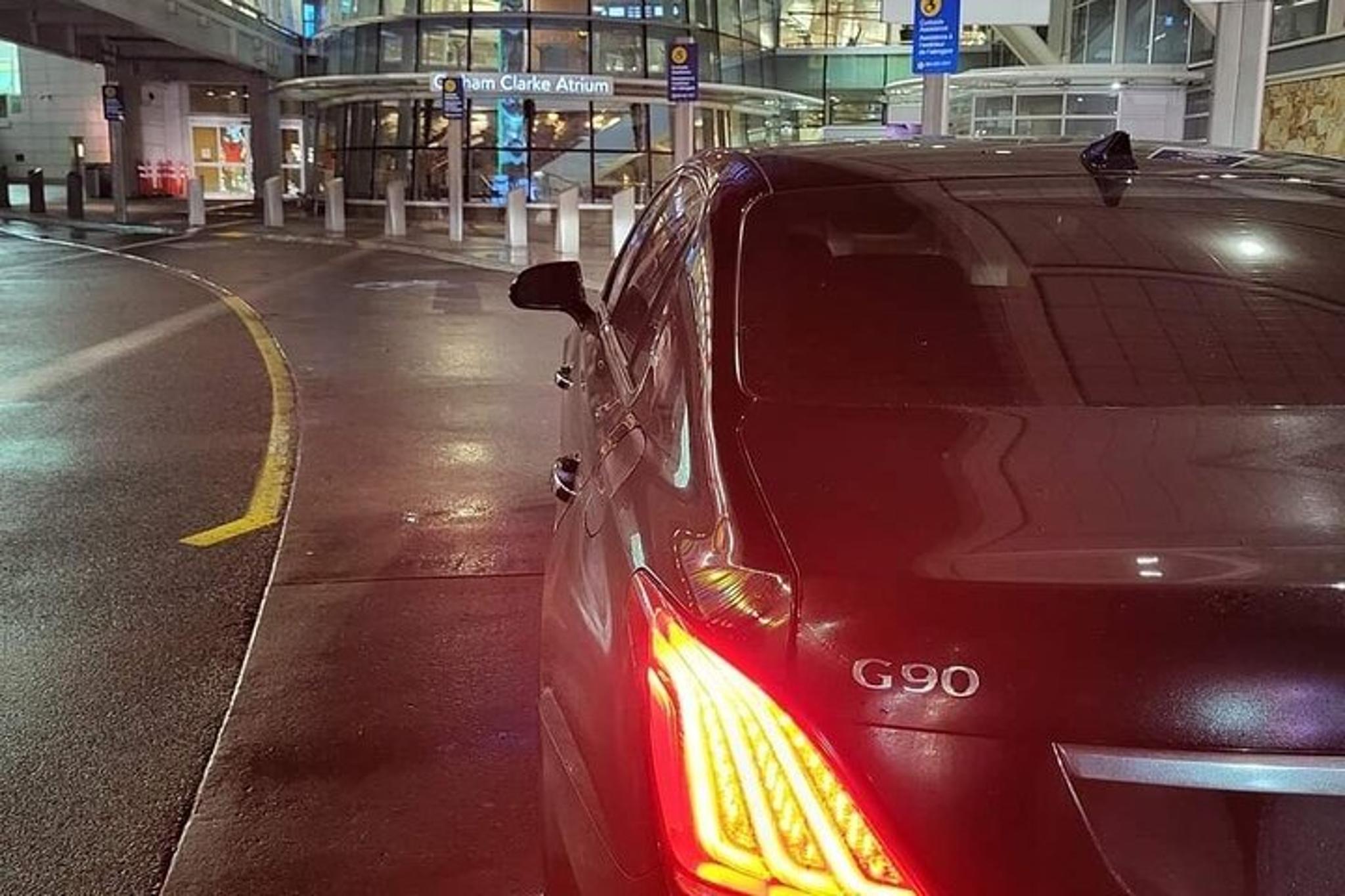 Seattle Airport Transfers to/from Canada - Image 1