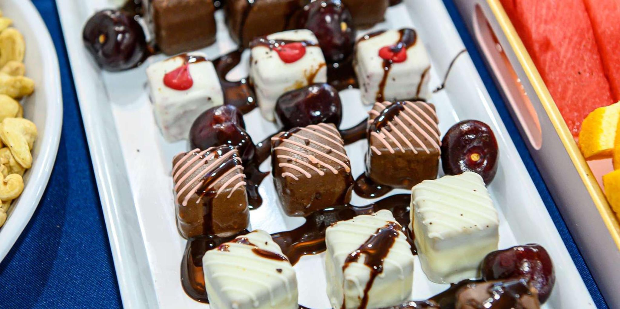 New York City Christmas Dinner Cruise - Image 6