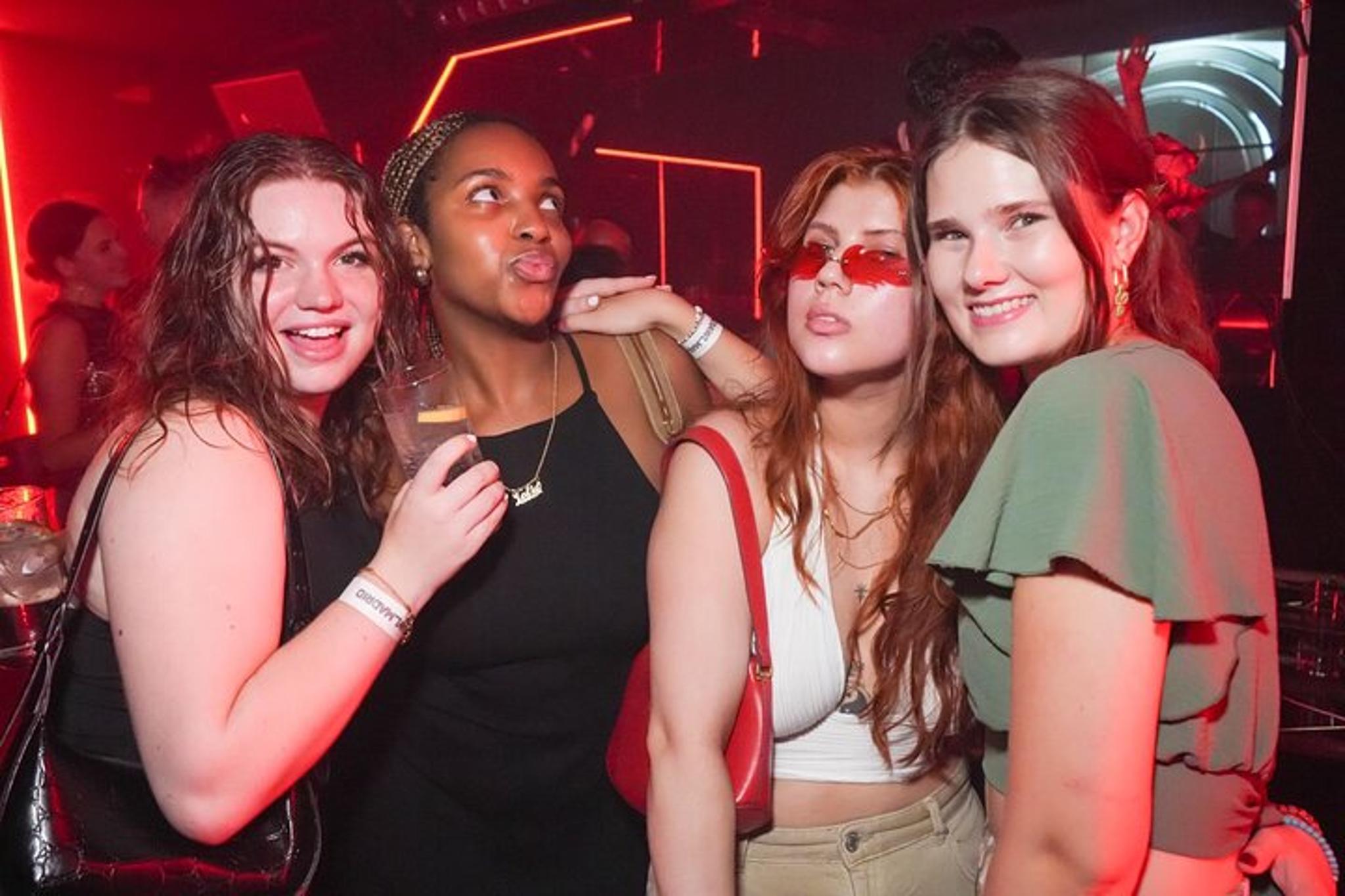 Miami Wynwood Pub Crawl with Free Shots - Image 2