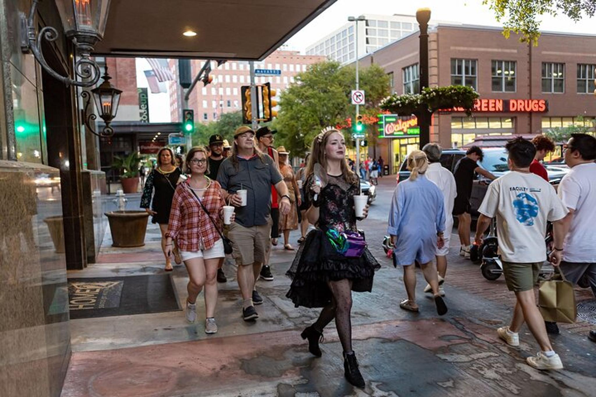 San Antonio Ghost Walking Tour with Booze - Image 2