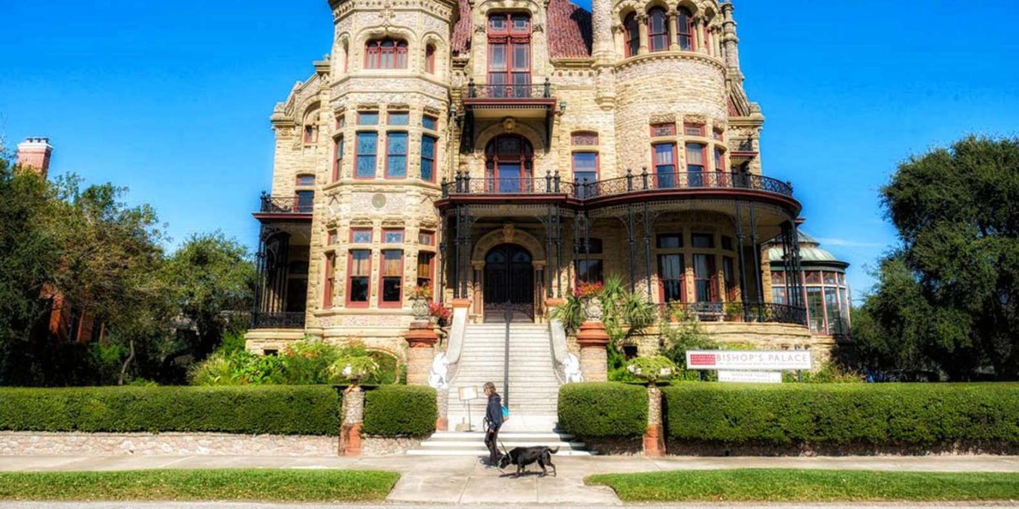 Galveston Haunted Pub Crawl Walking Tour - Image 5