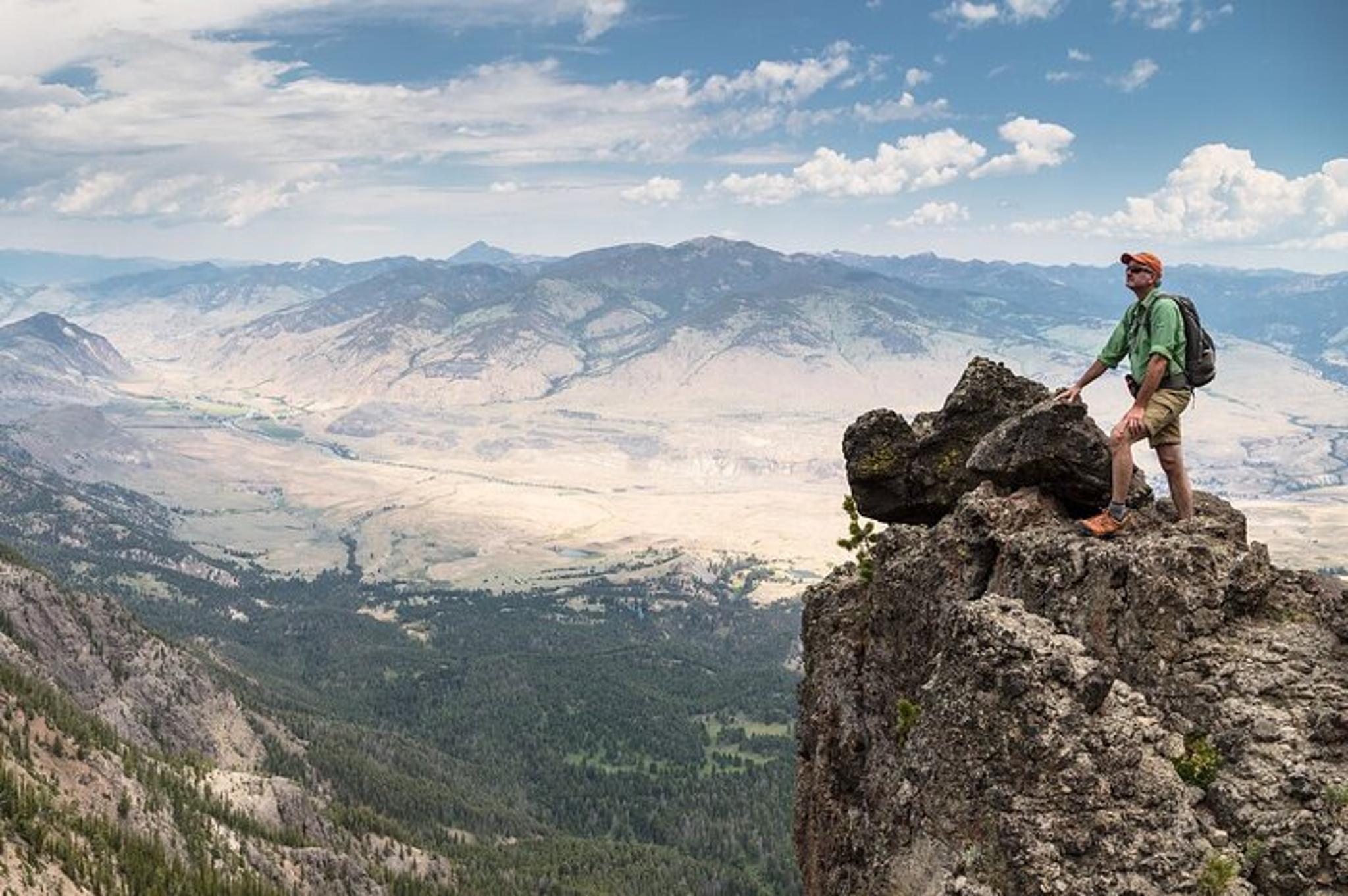 Yellowstone Sepulcher Mountain Naturalist Hike - Image 3
