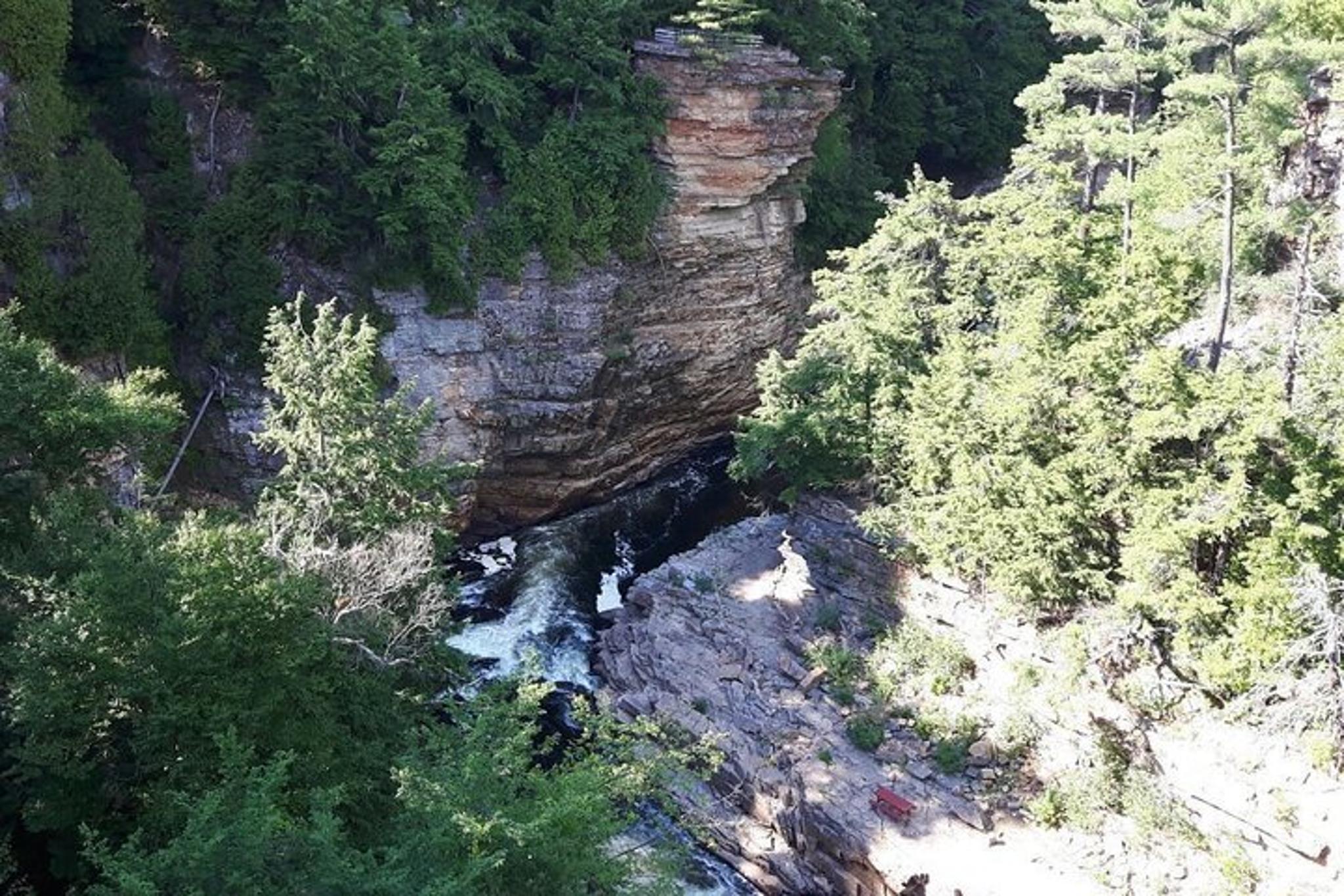 New York to Niagara Falls and Eastern Canada 5-Day Tour - Image 6