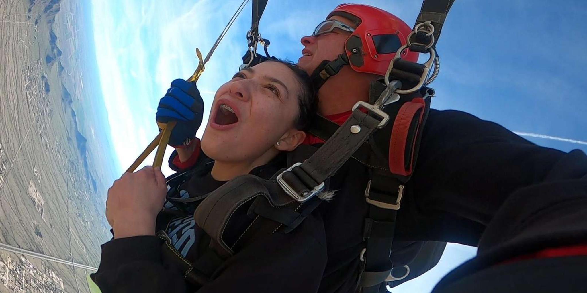Phoenix Tandem Skydiving Experience - Image 3