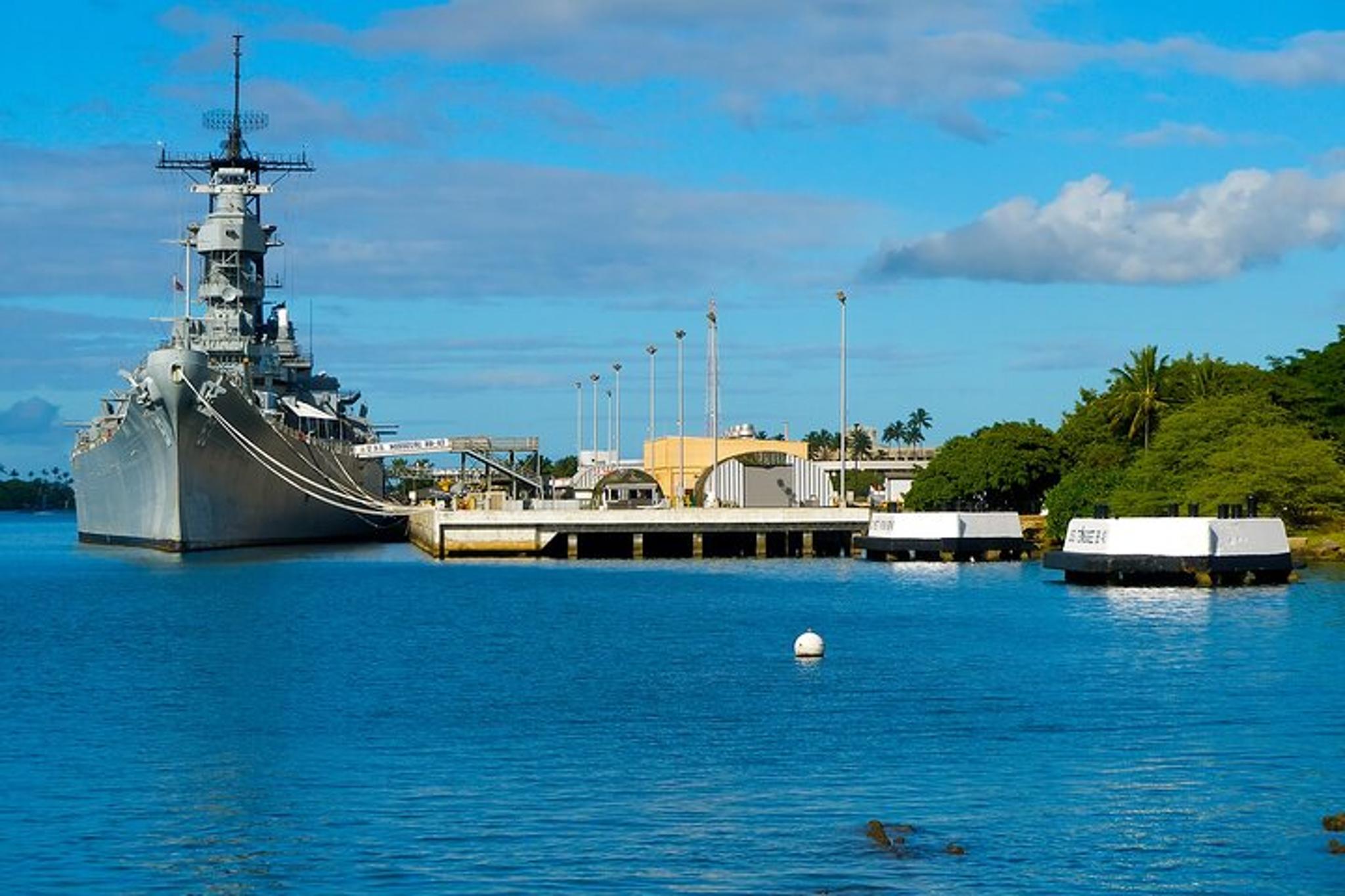 Kauai to Oahu WWII Pearl Harbor Day Trip - Image 1