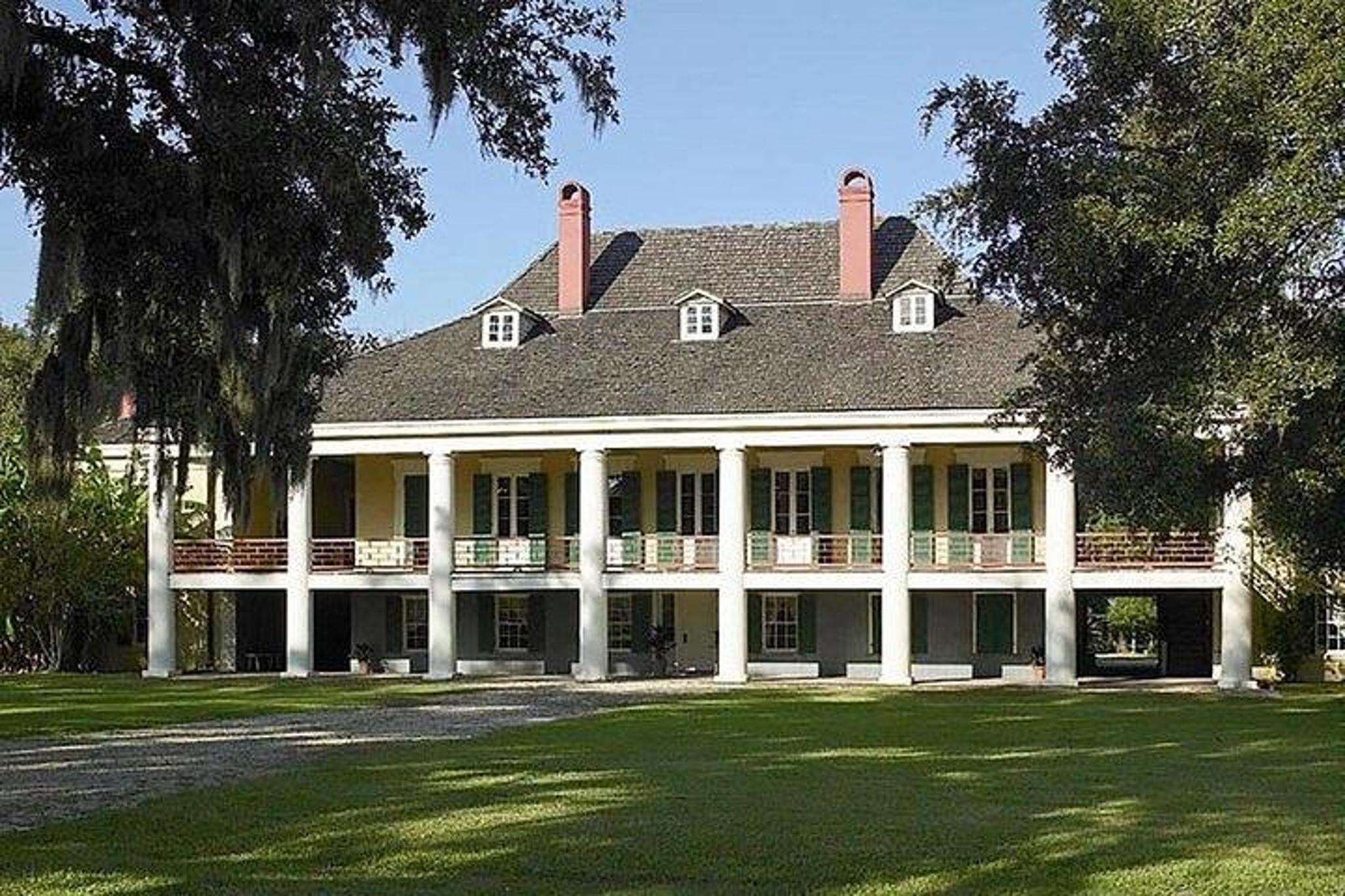 New Orleans Plantation and Swamp Boat Tour