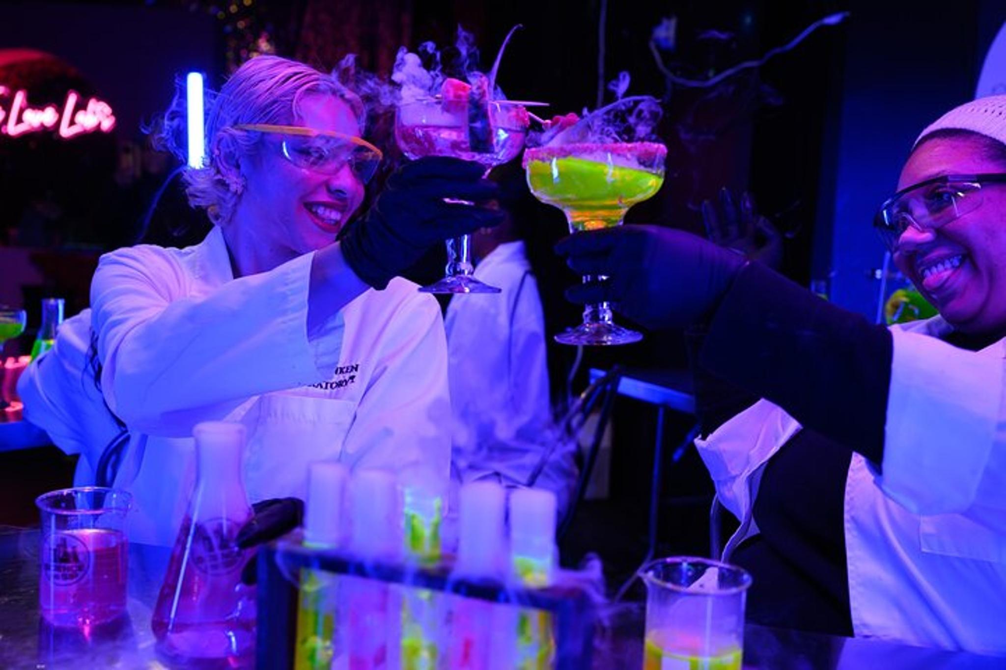 Houston Science & Sip Experience with Live DJ - Image 4