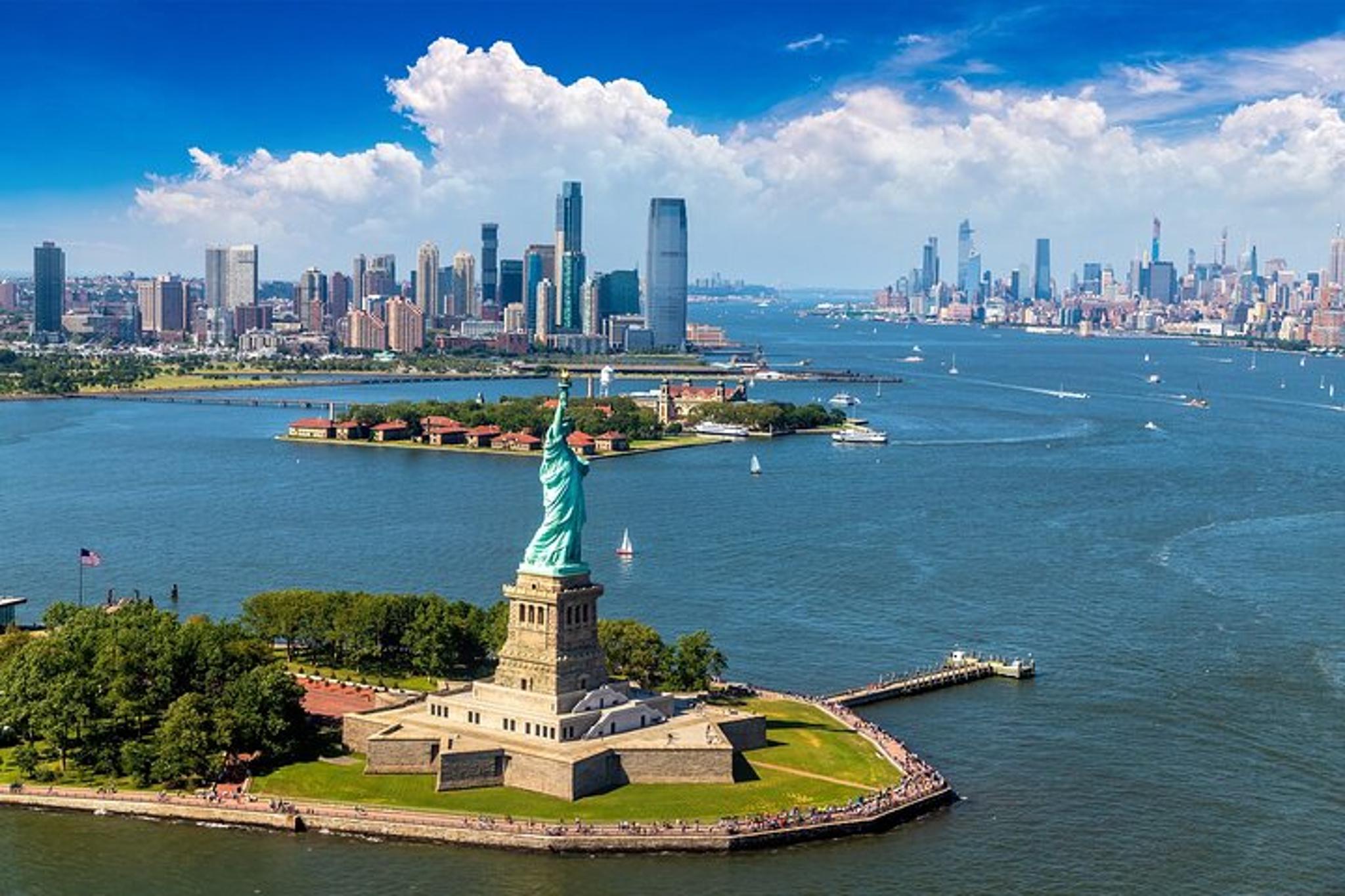 New York Statue of Liberty and Happy Hour Cruise