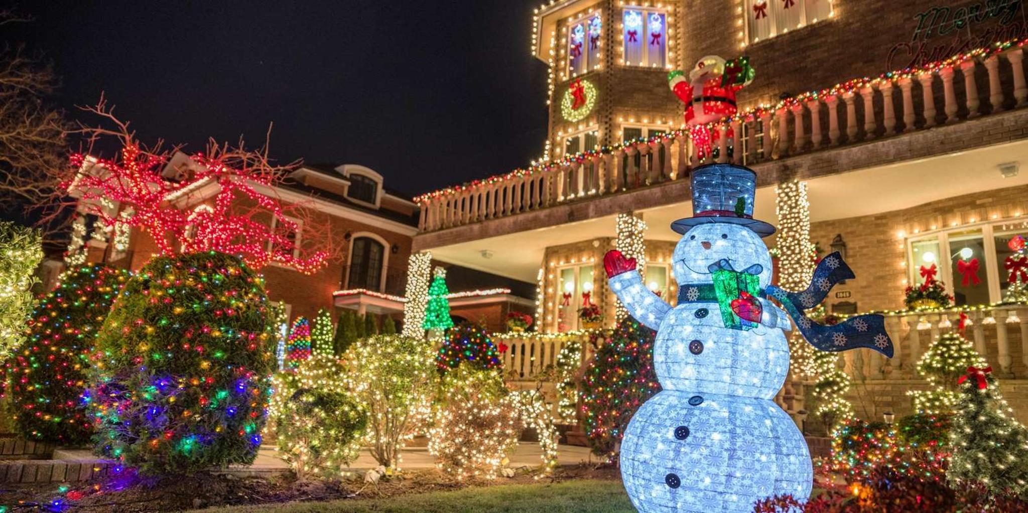 New York Dyker Heights Christmas Lights Tour