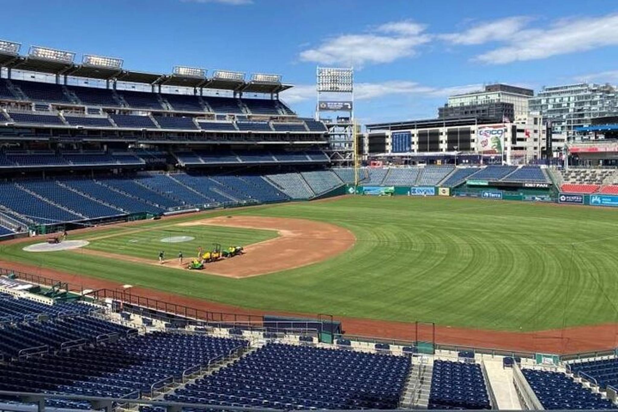 Washington Nationals Baseball Game - Image 6