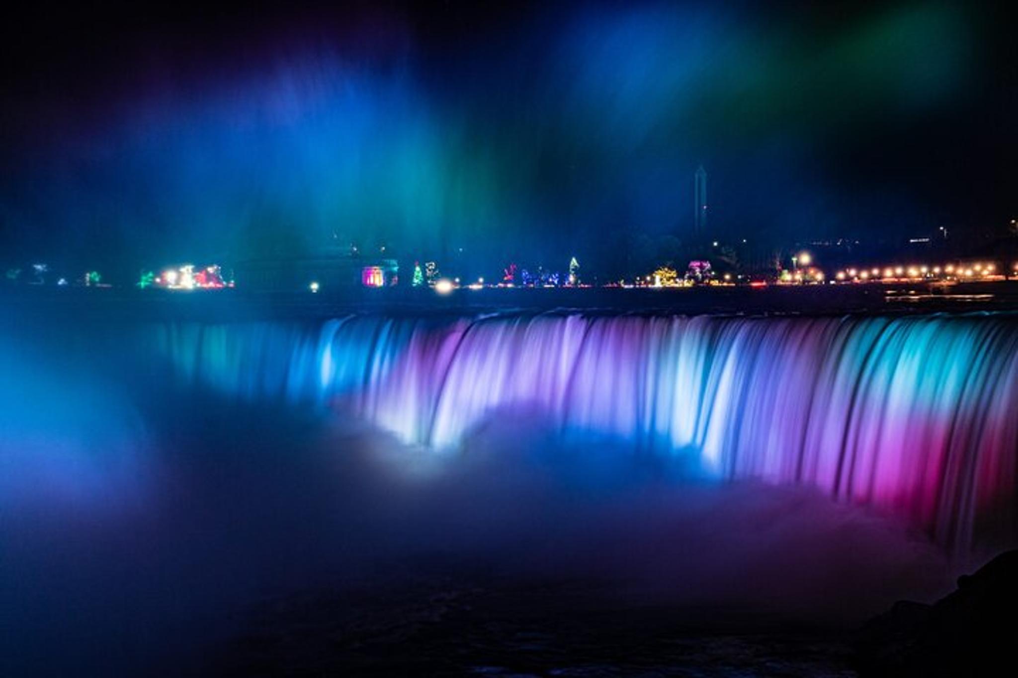 Niagara Falls Nightlight Experience with Fireworks - Image 6